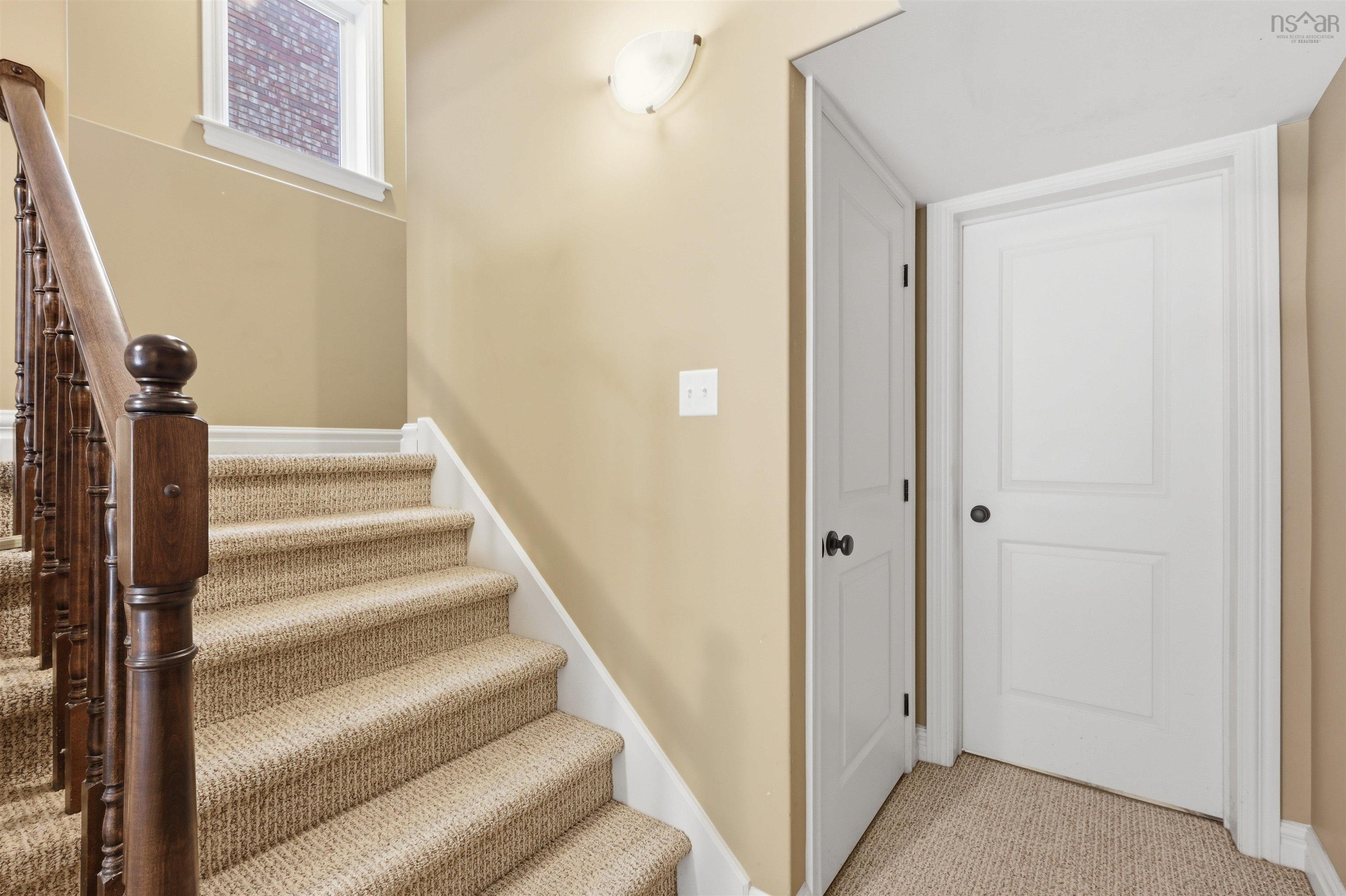 $844,900.00: 55 Windridge Lane, Bedford