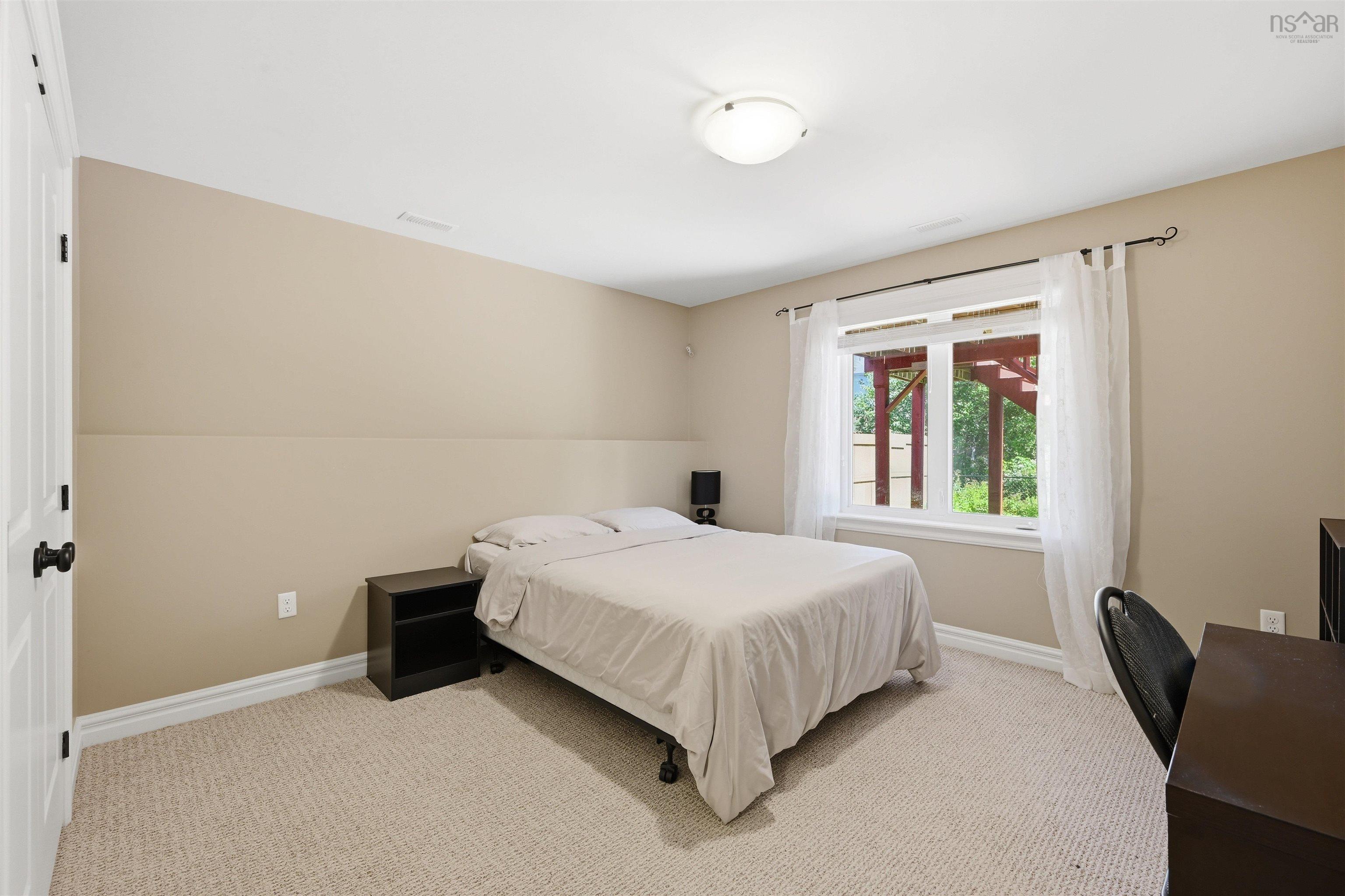 $844,900.00: 55 Windridge Lane, Bedford