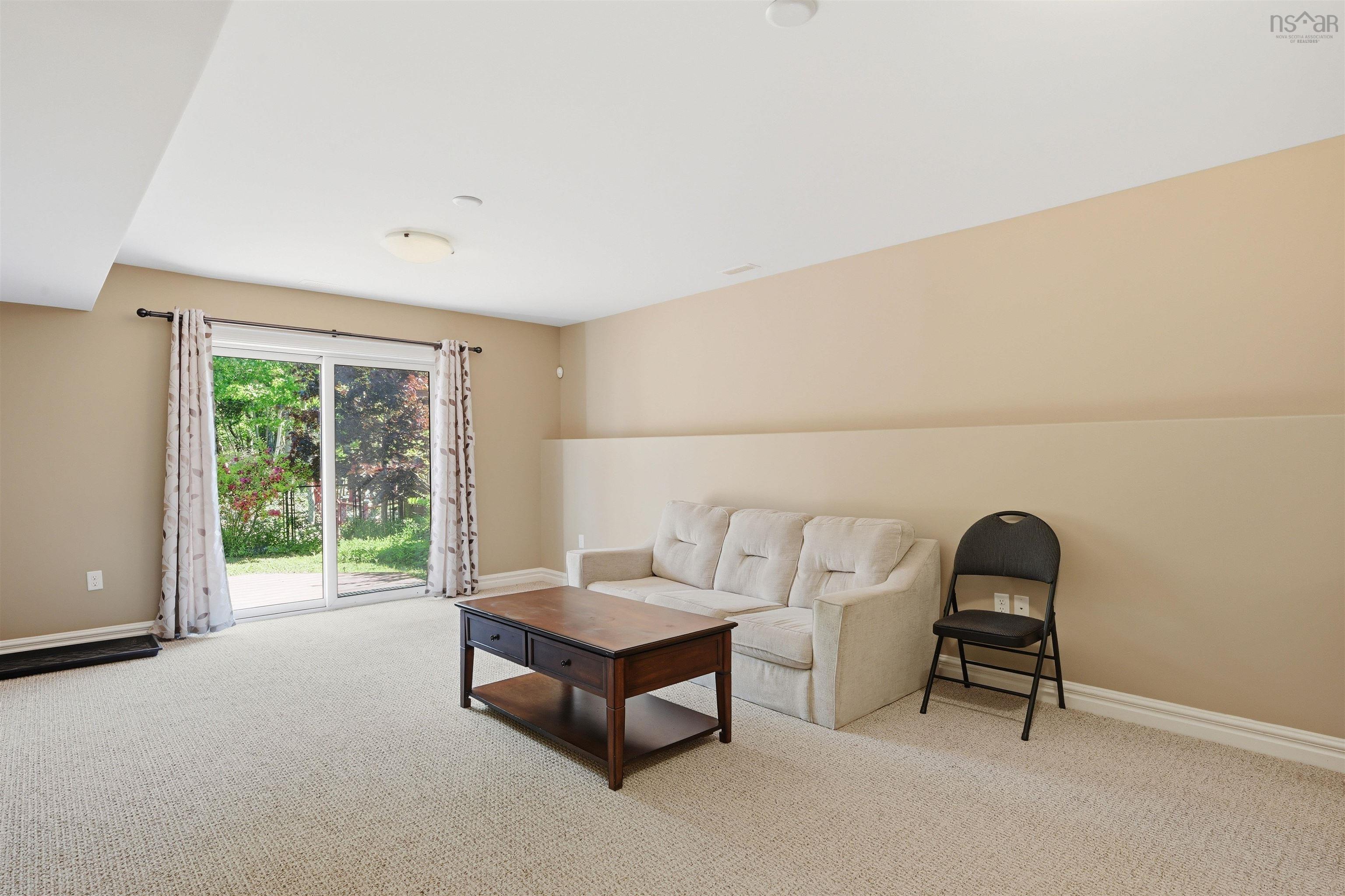 $844,900.00: 55 Windridge Lane, Bedford