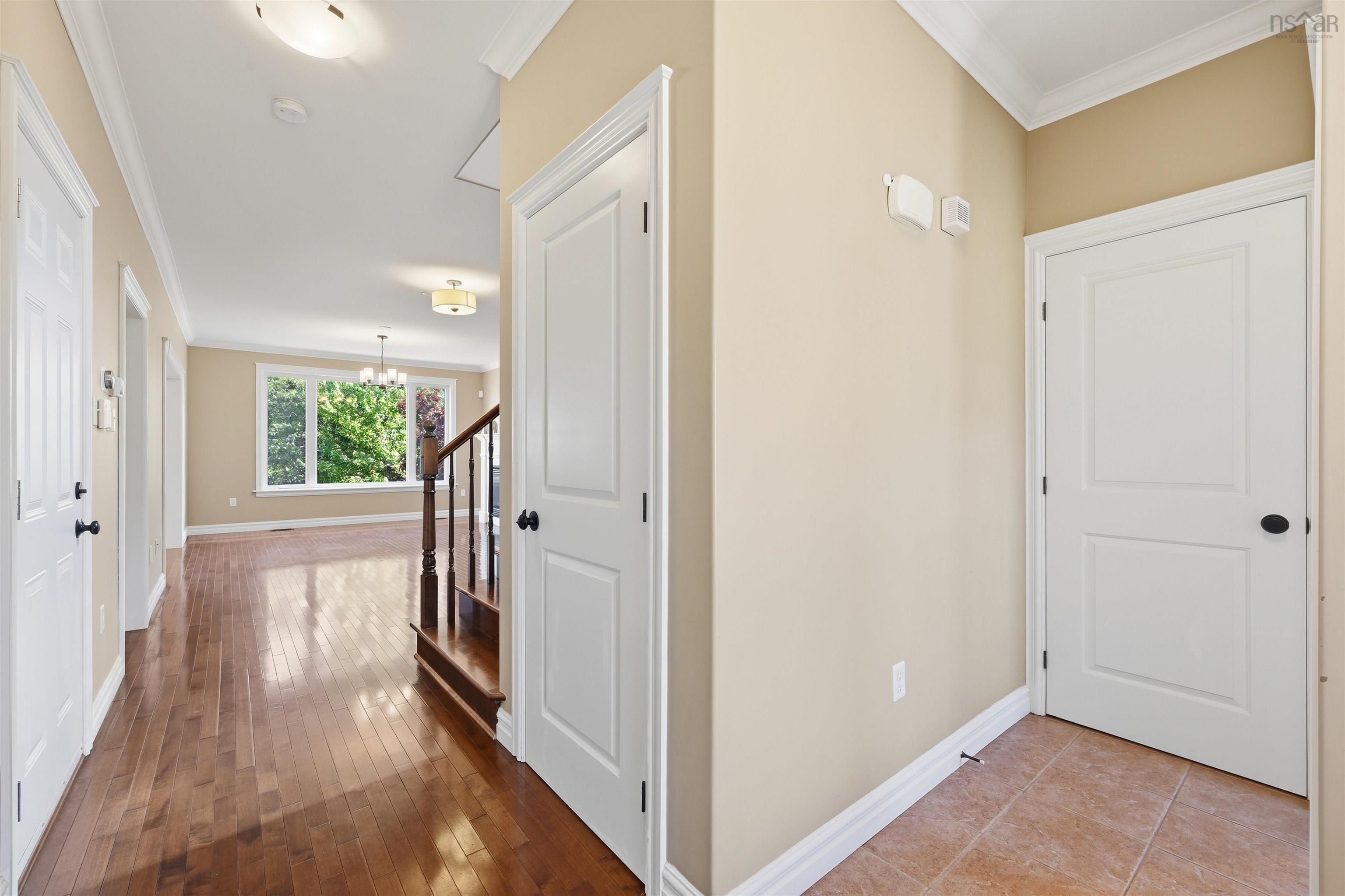 $844,900.00: 55 Windridge Lane, Bedford