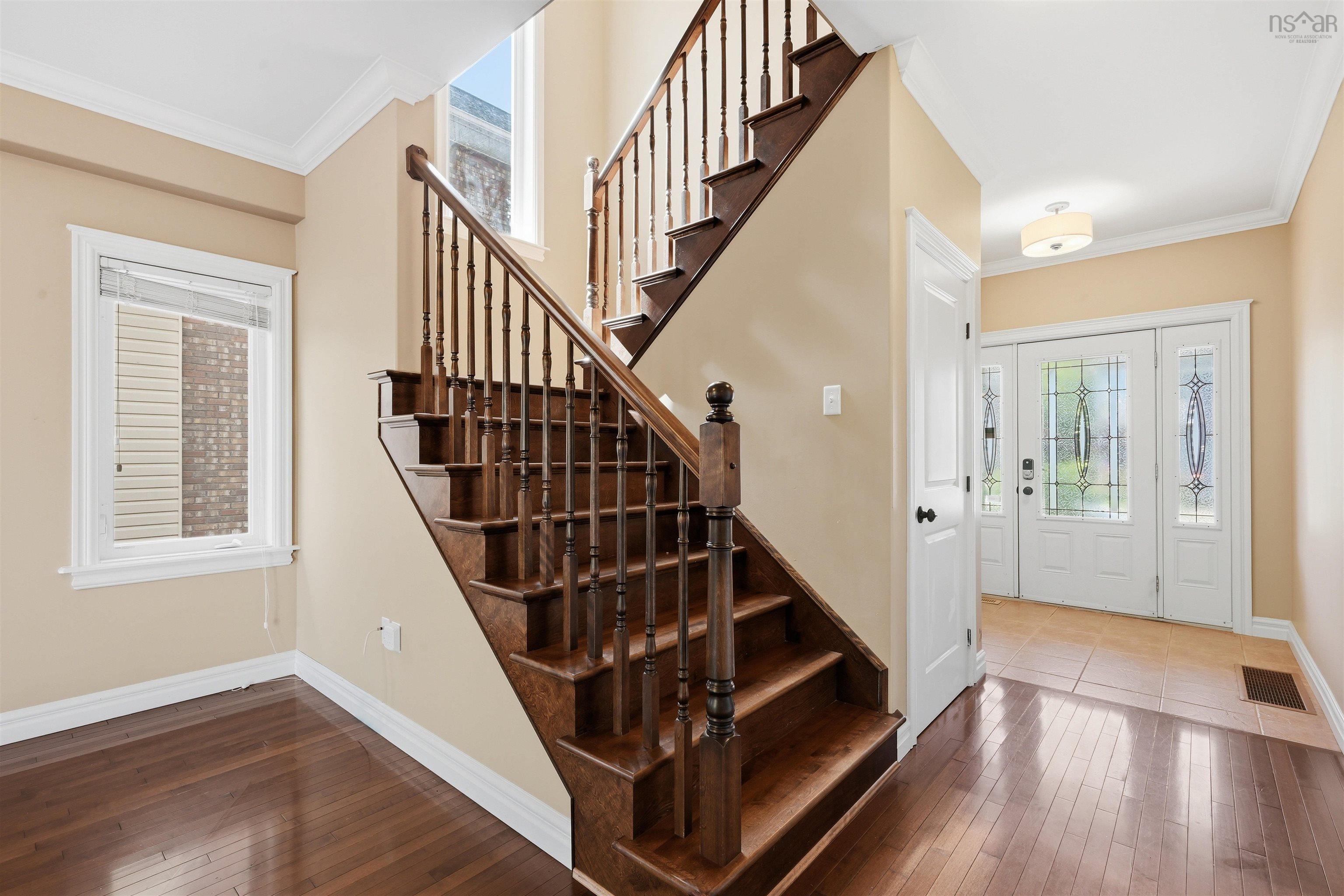 $844,900.00: 55 Windridge Lane, Bedford