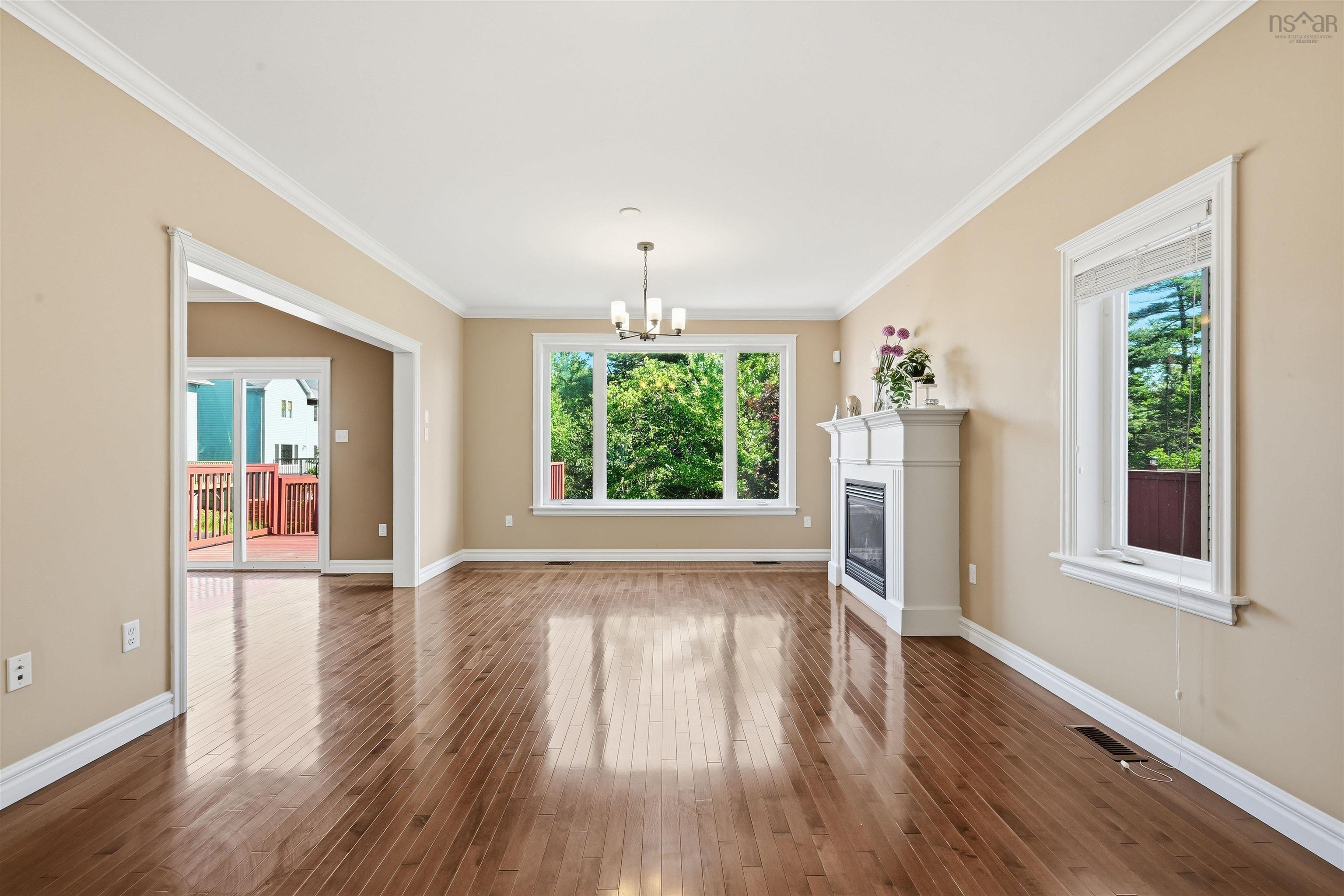 $844,900.00: 55 Windridge Lane, Bedford