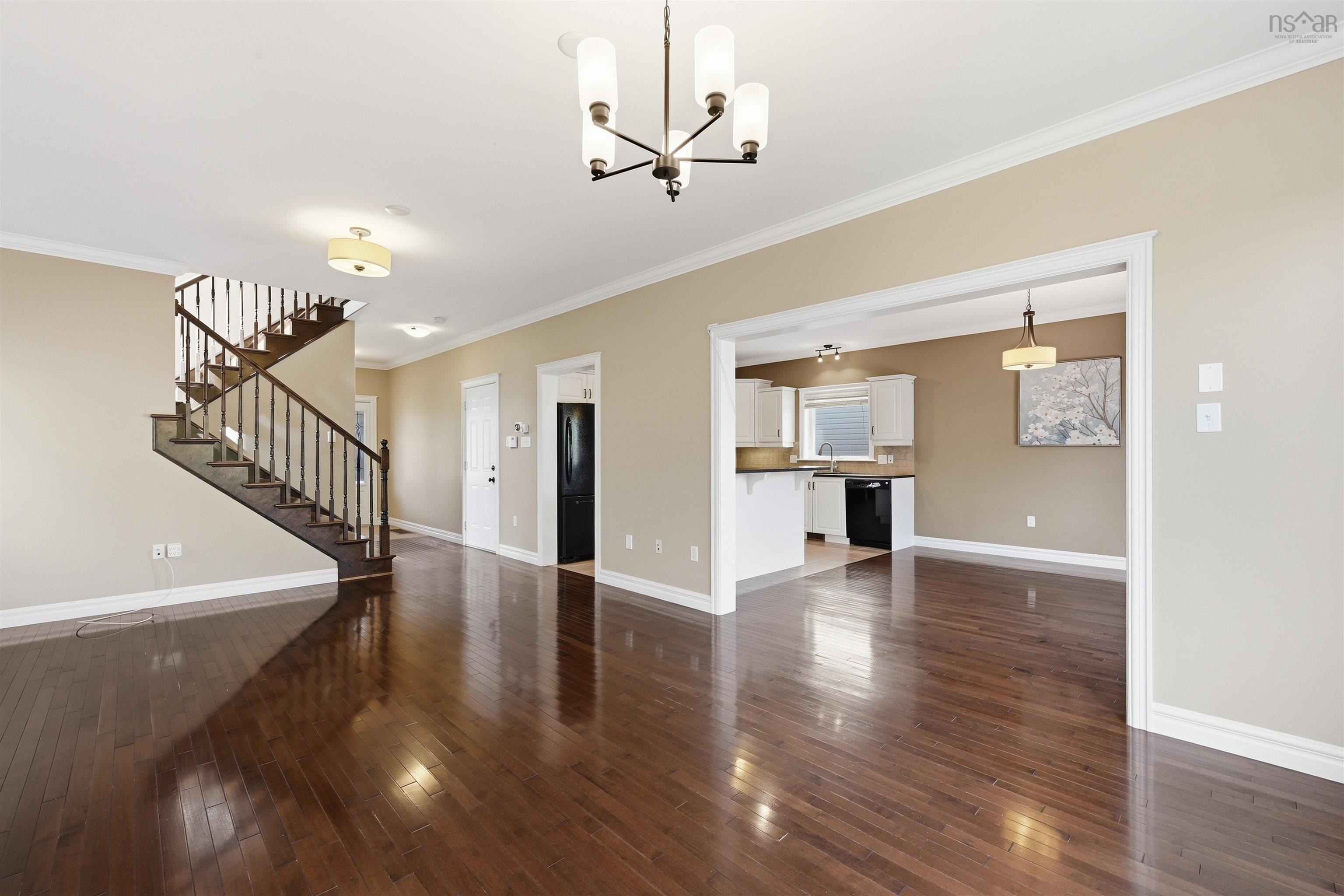 $844,900.00: 55 Windridge Lane, Bedford