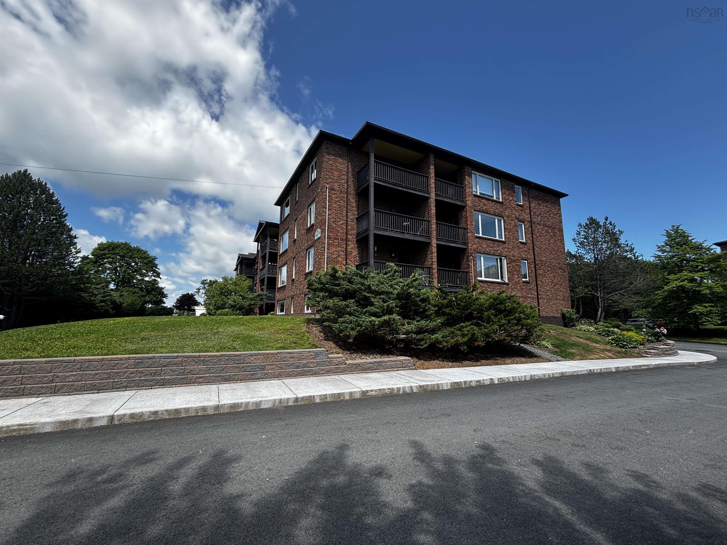 $349,900.00: 410 64 Cumberland Drive, Cole Harbour