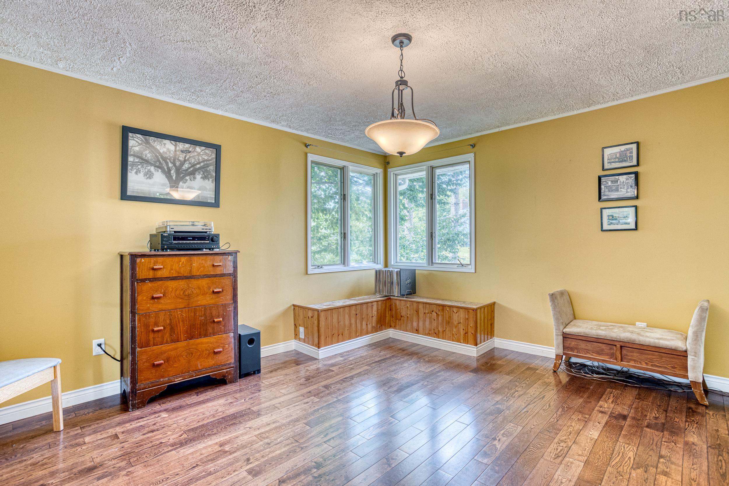 $489,900.00: 37 Theresa Court, Lake Echo