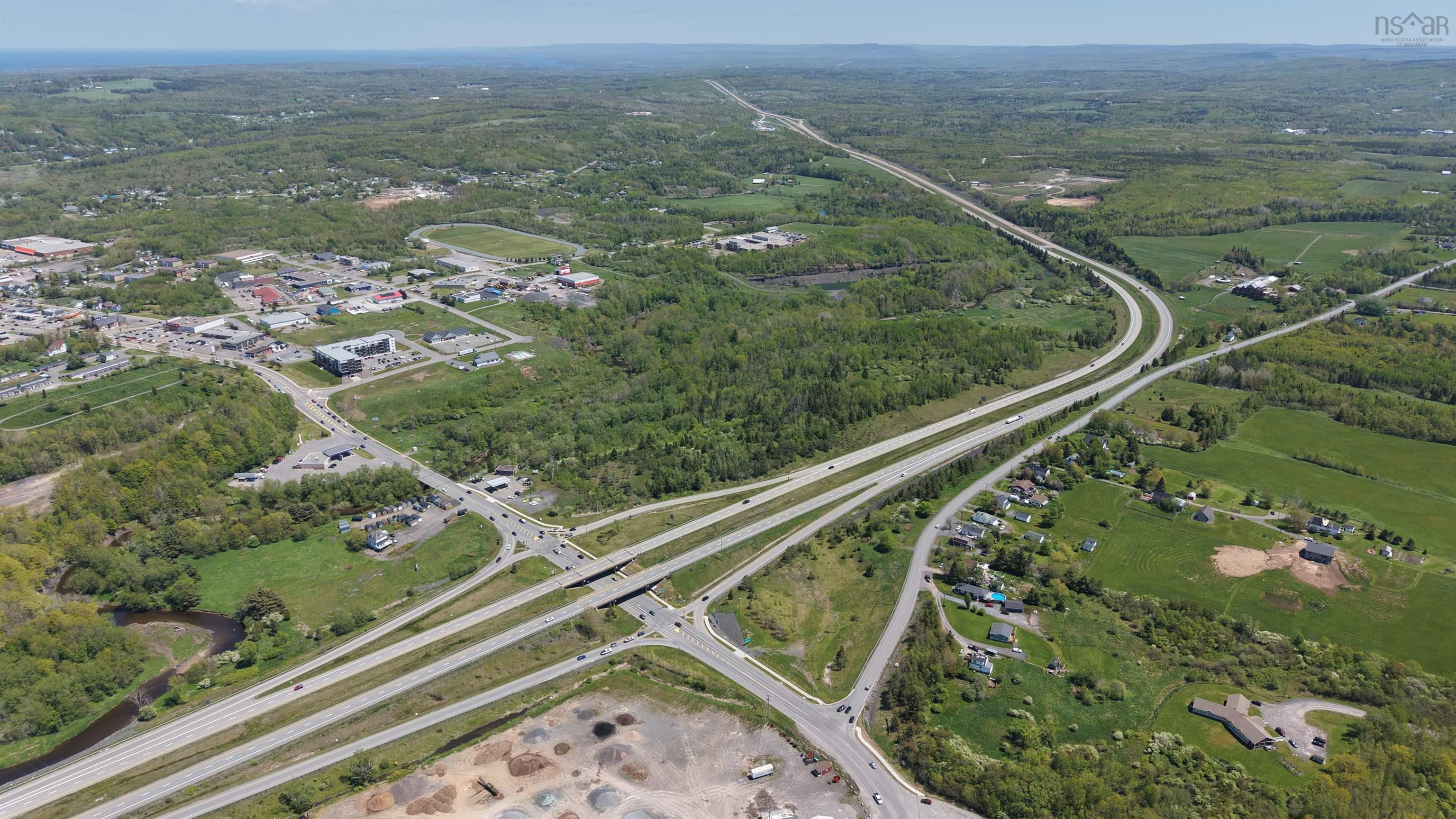 $1,000,000.00: 1 east river Road, Plymouth