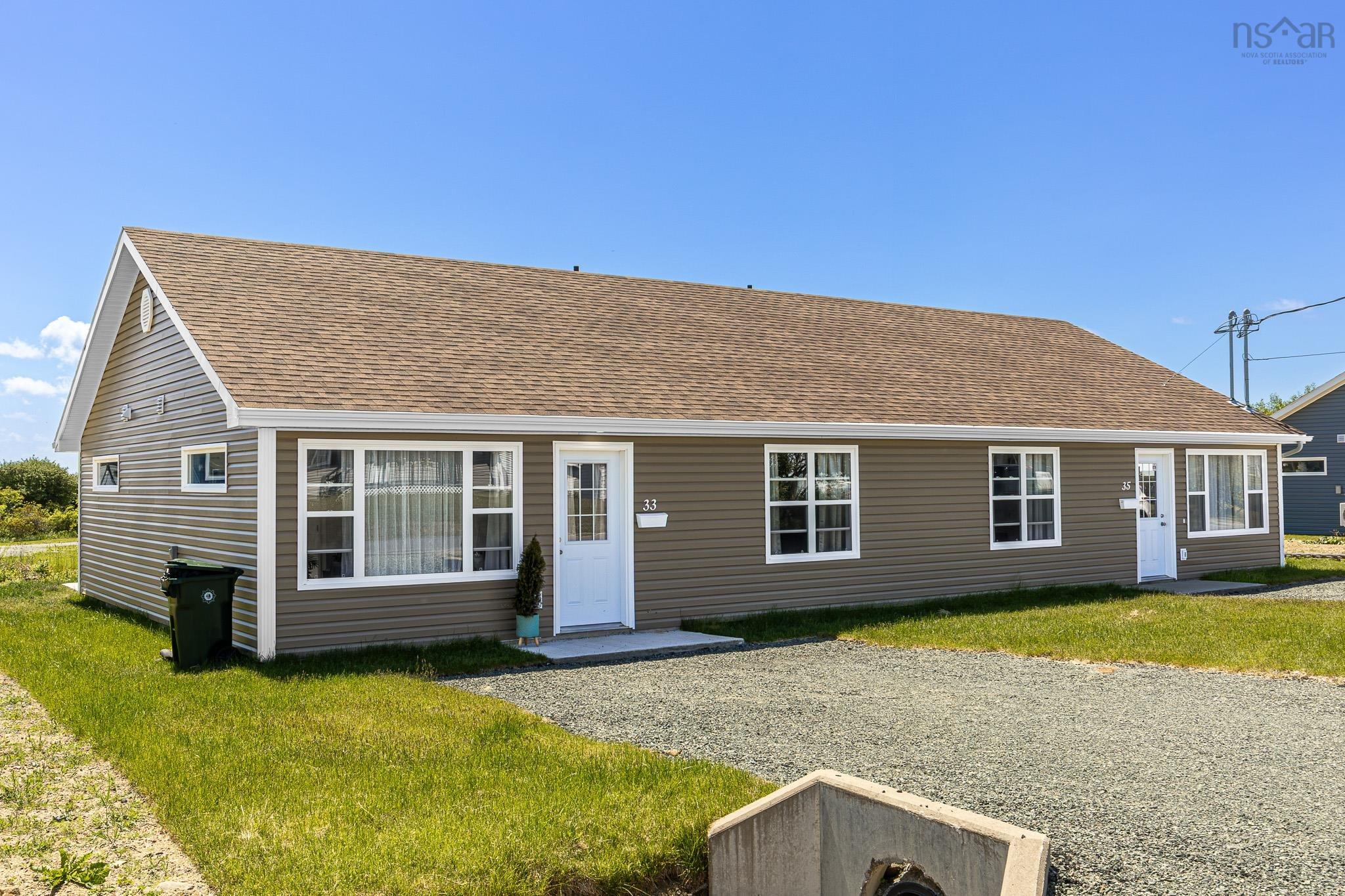 $799,000.00: 33/35 39/41 Maple Street, Scotchtown