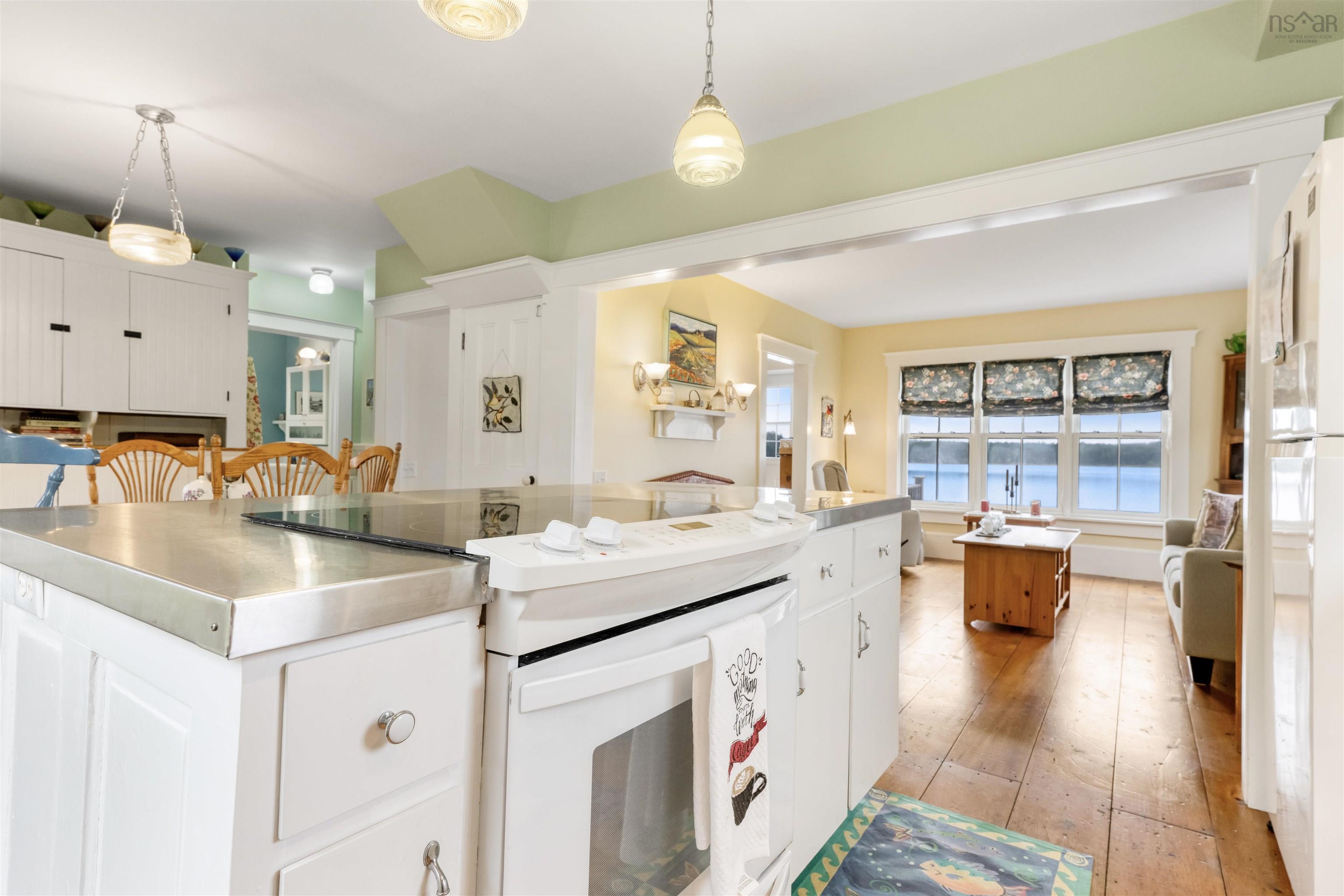 $695,000.00: 2832 332 Highway, Bayport