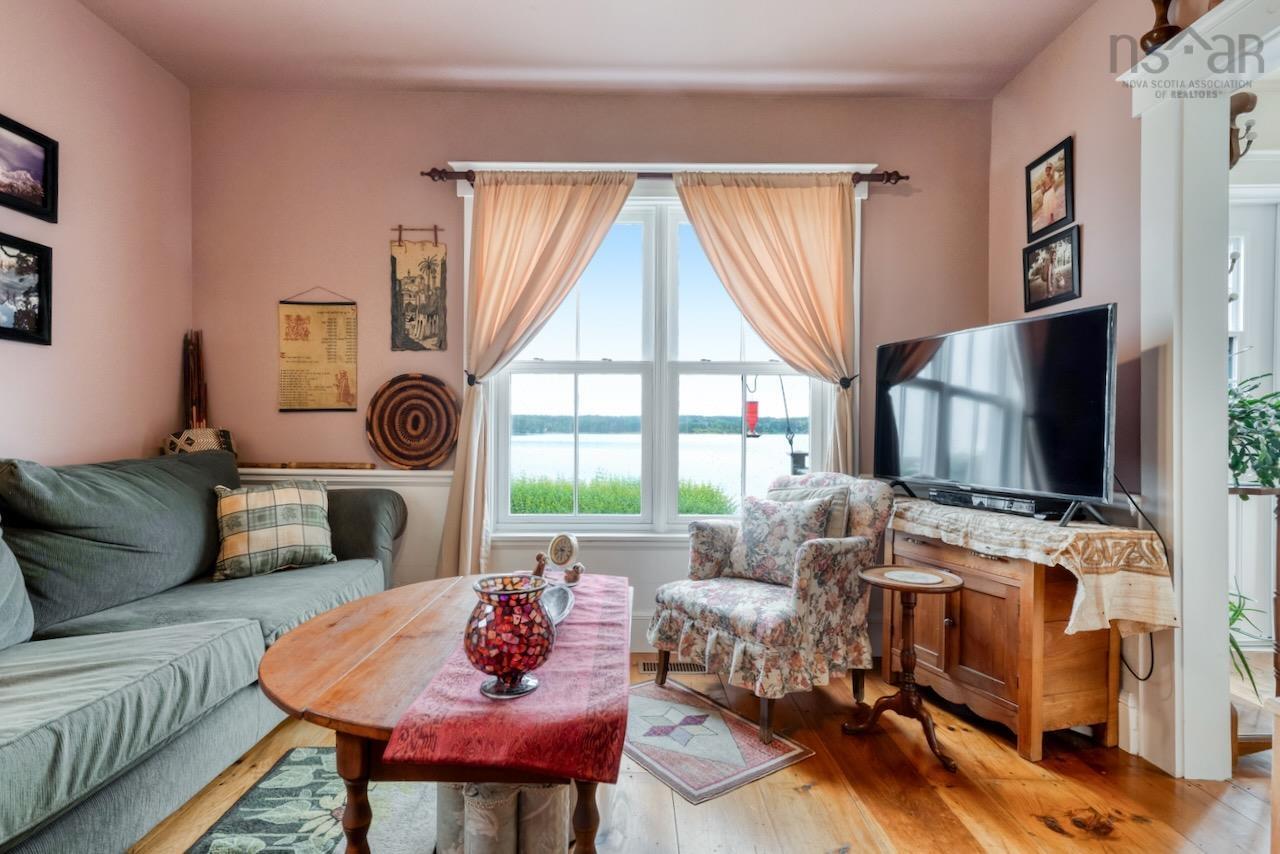 $695,000.00: 2832 332 Highway, Bayport
