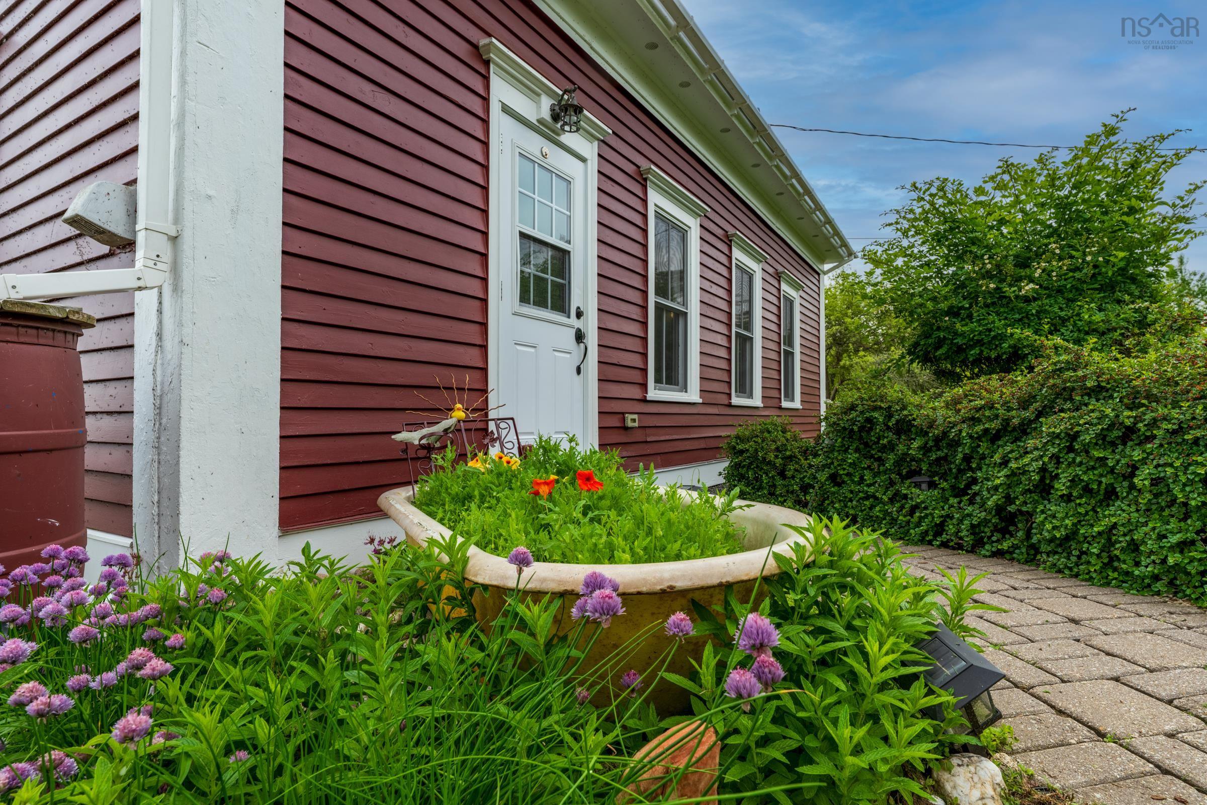 $695,000.00: 2832 332 Highway, Bayport