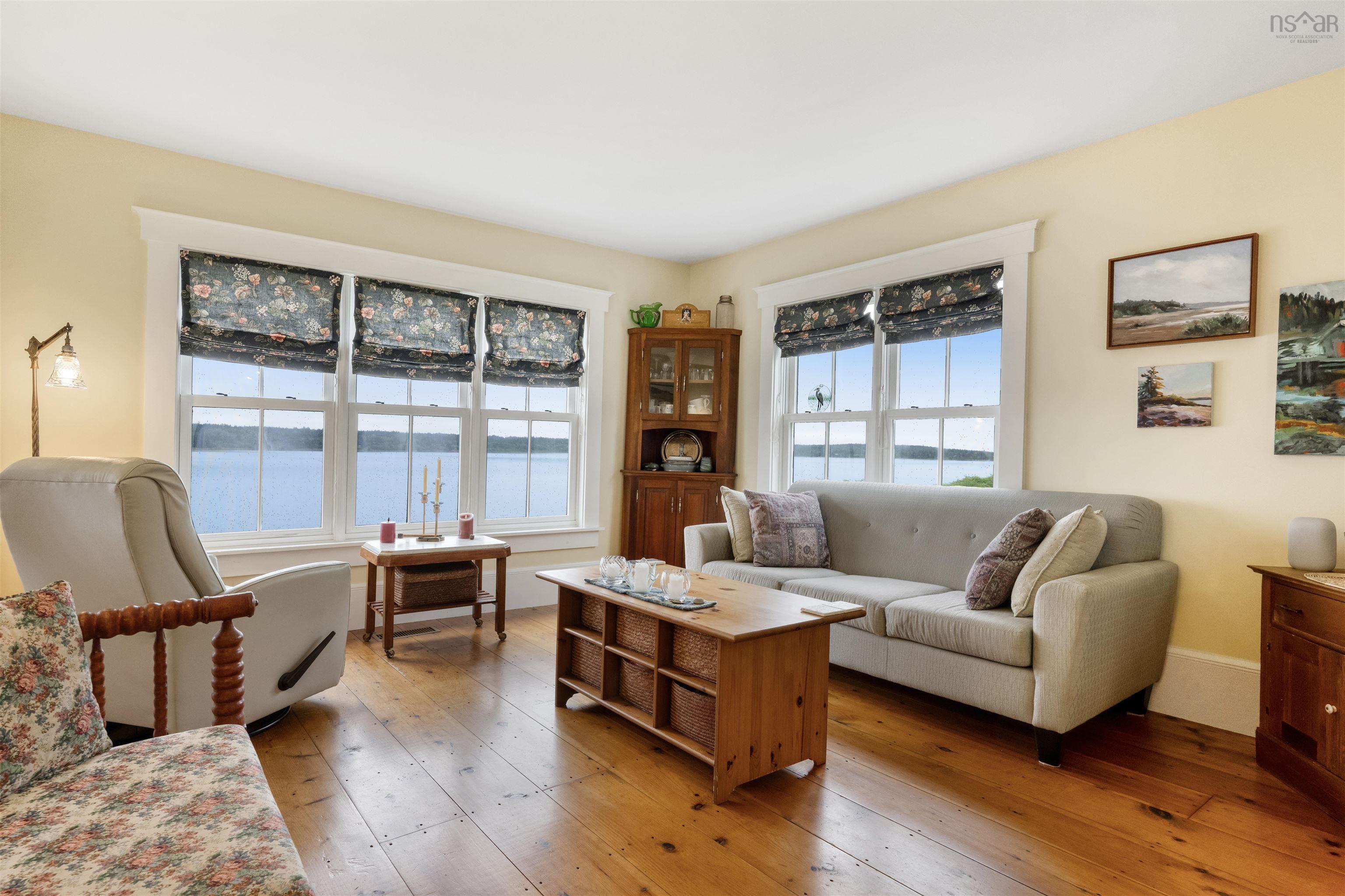 $695,000.00: 2832 332 Highway, Bayport