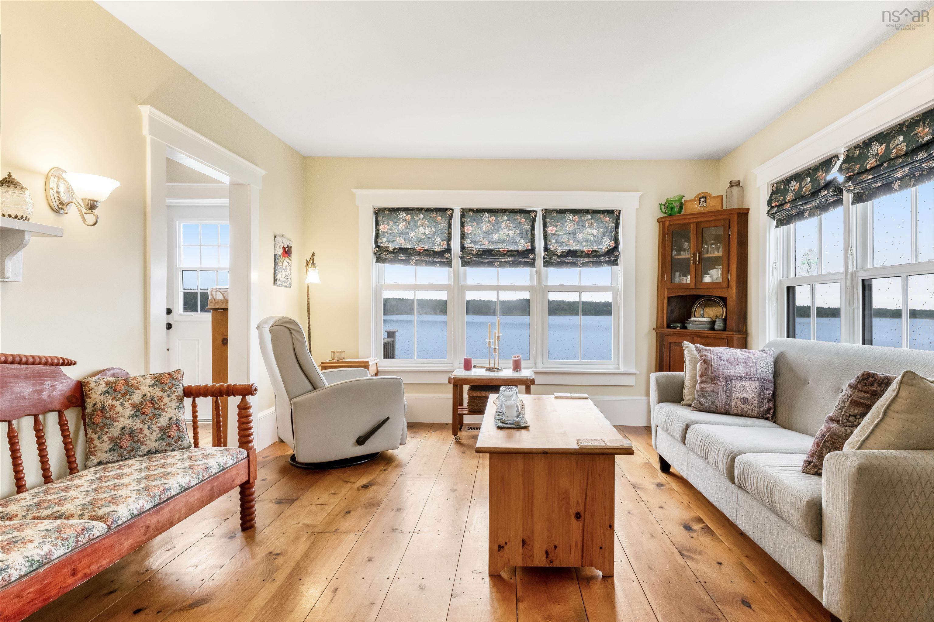 $695,000.00: 2832 332 Highway, Bayport