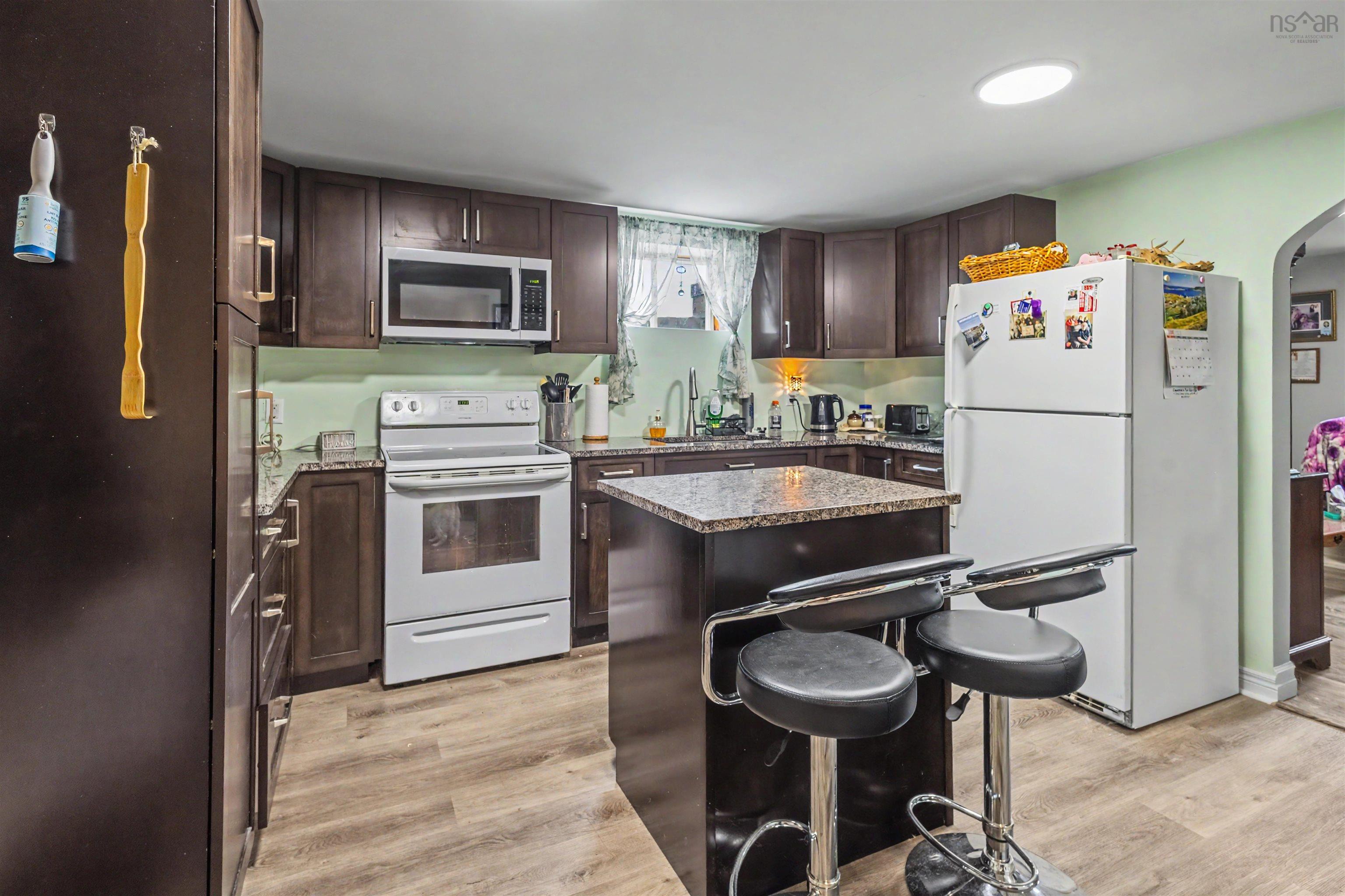 $380,000.00: 308 Neville Street, Dominion