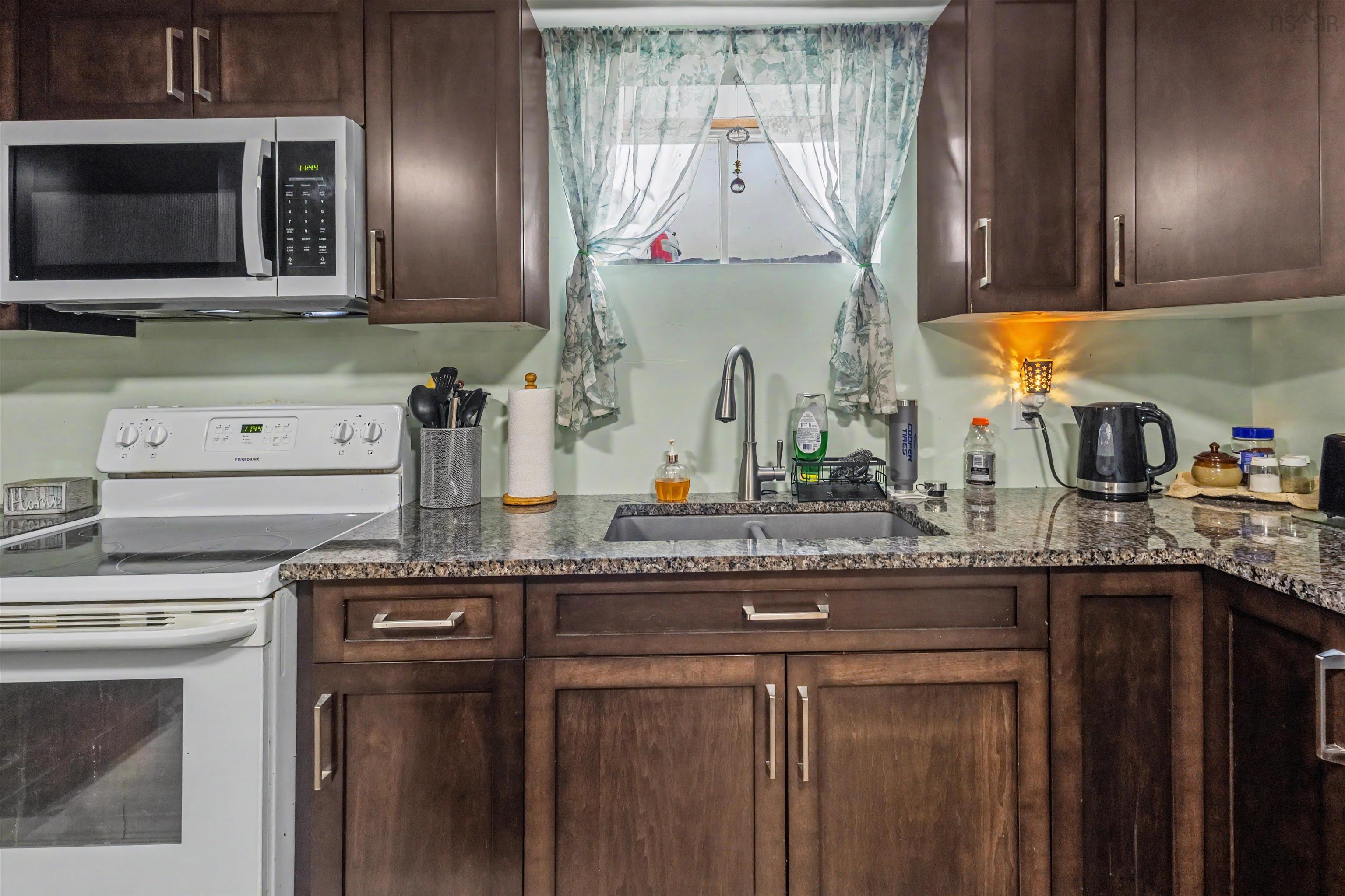 $380,000.00: 308 Neville Street, Dominion
