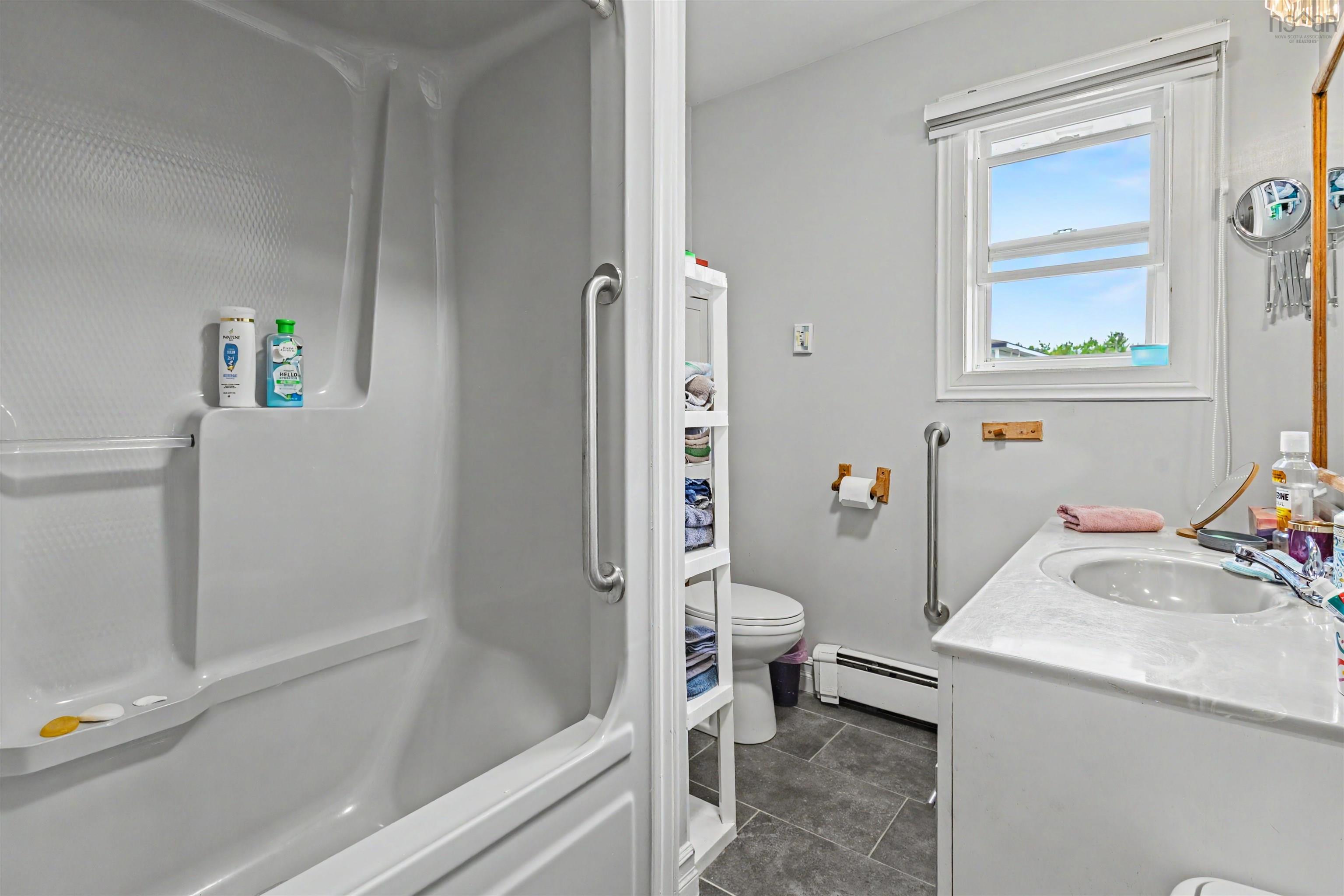 $380,000.00: 308 Neville Street, Dominion