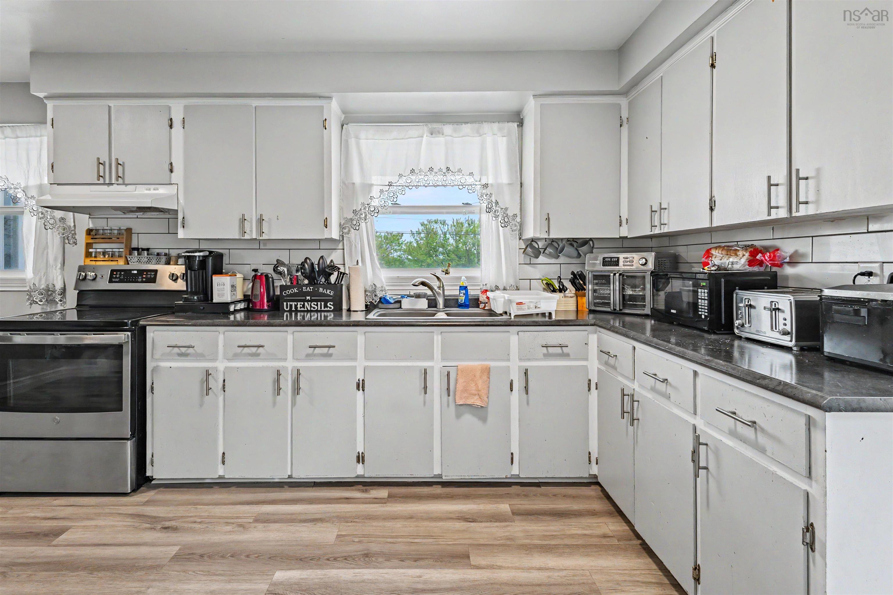 $380,000.00: 308 Neville Street, Dominion