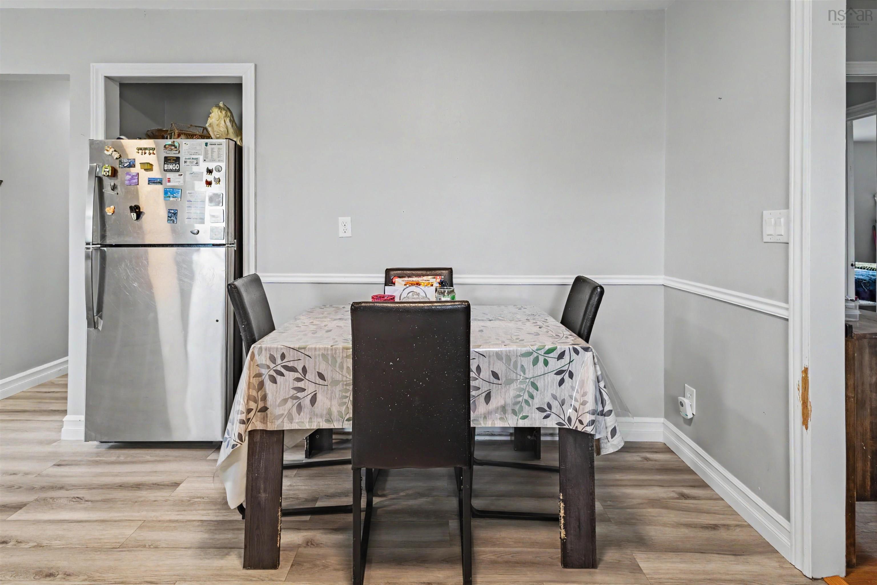 $380,000.00: 308 Neville Street, Dominion