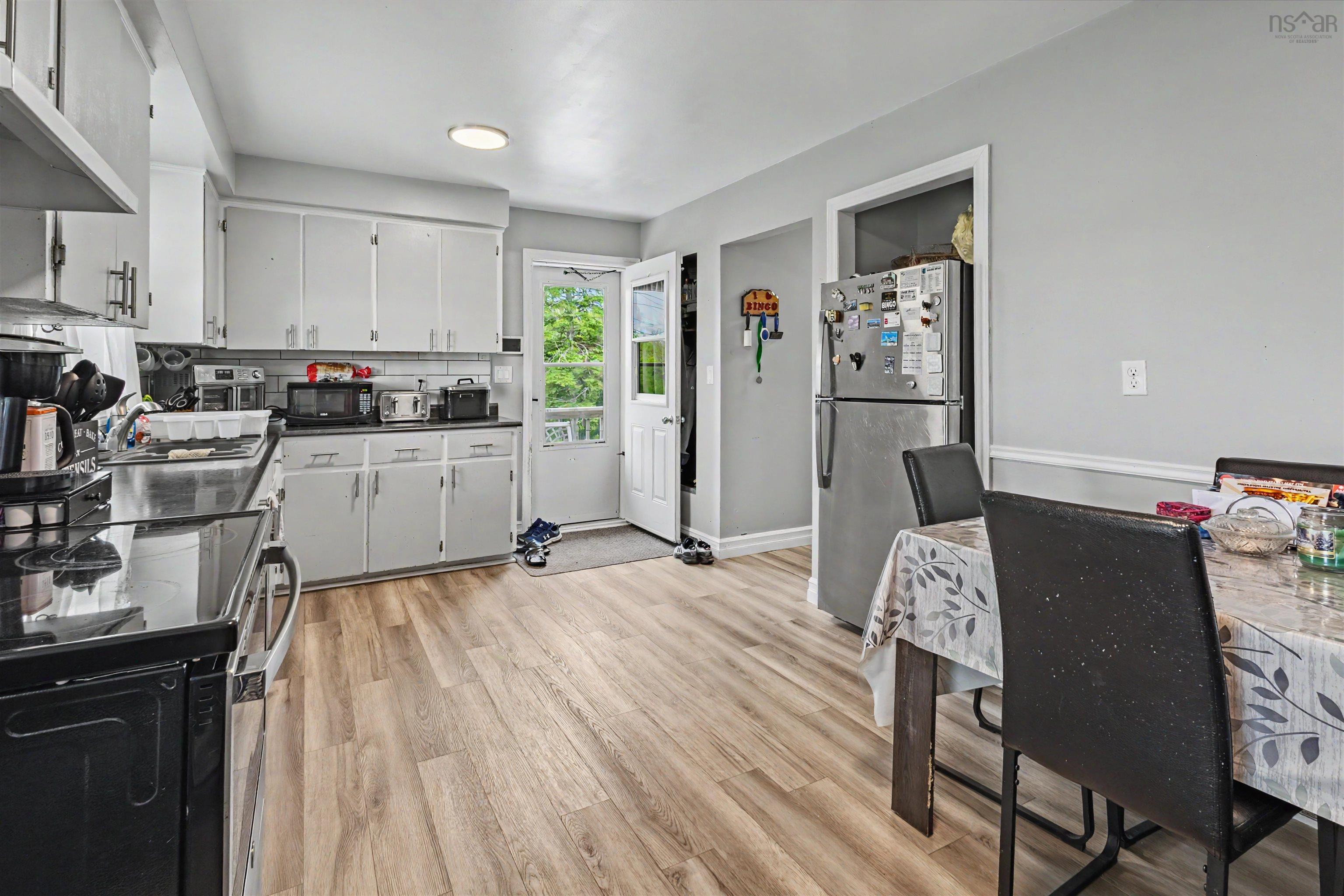 $380,000.00: 308 Neville Street, Dominion