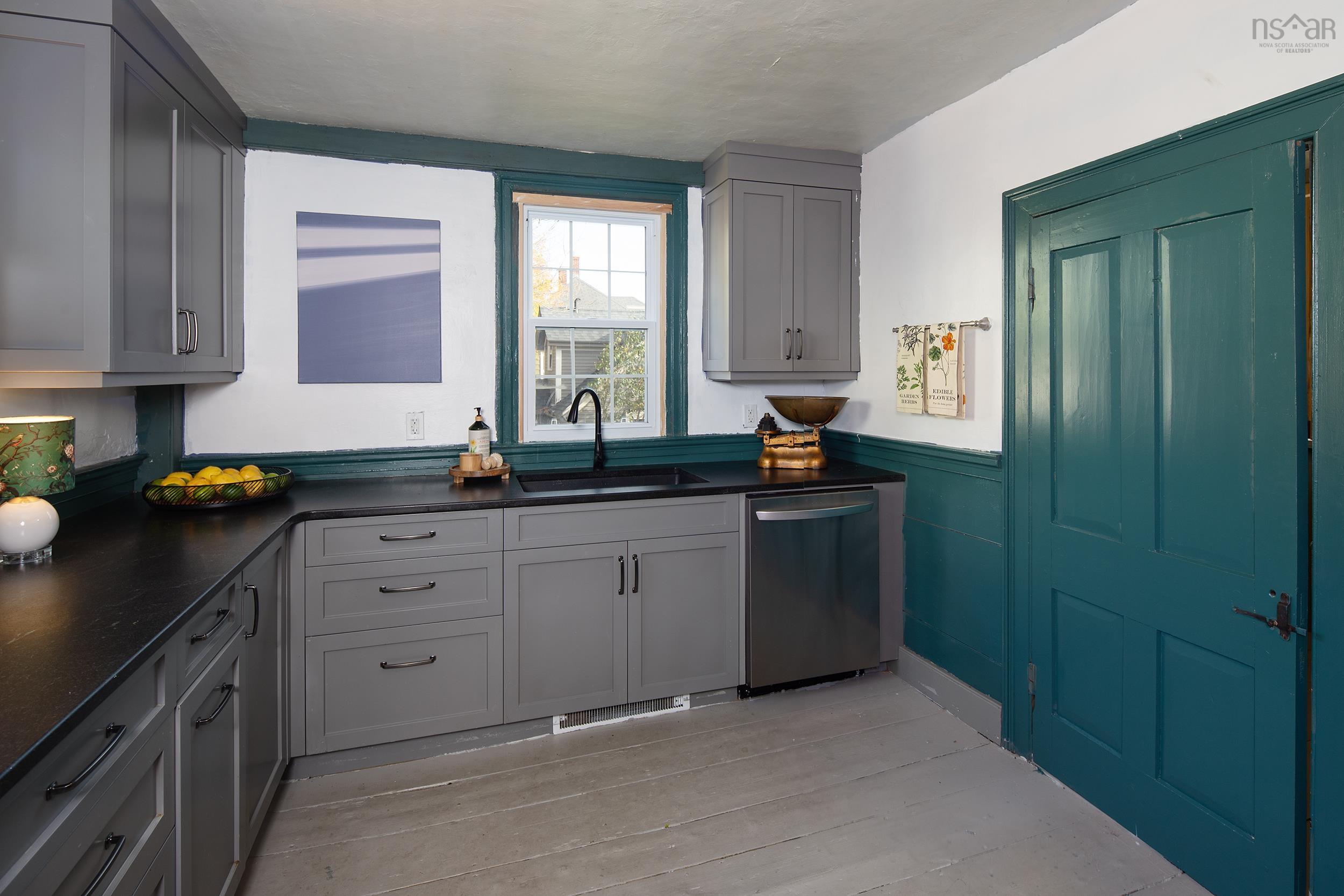 $650,000.00: 69 Fox Street, Lunenburg