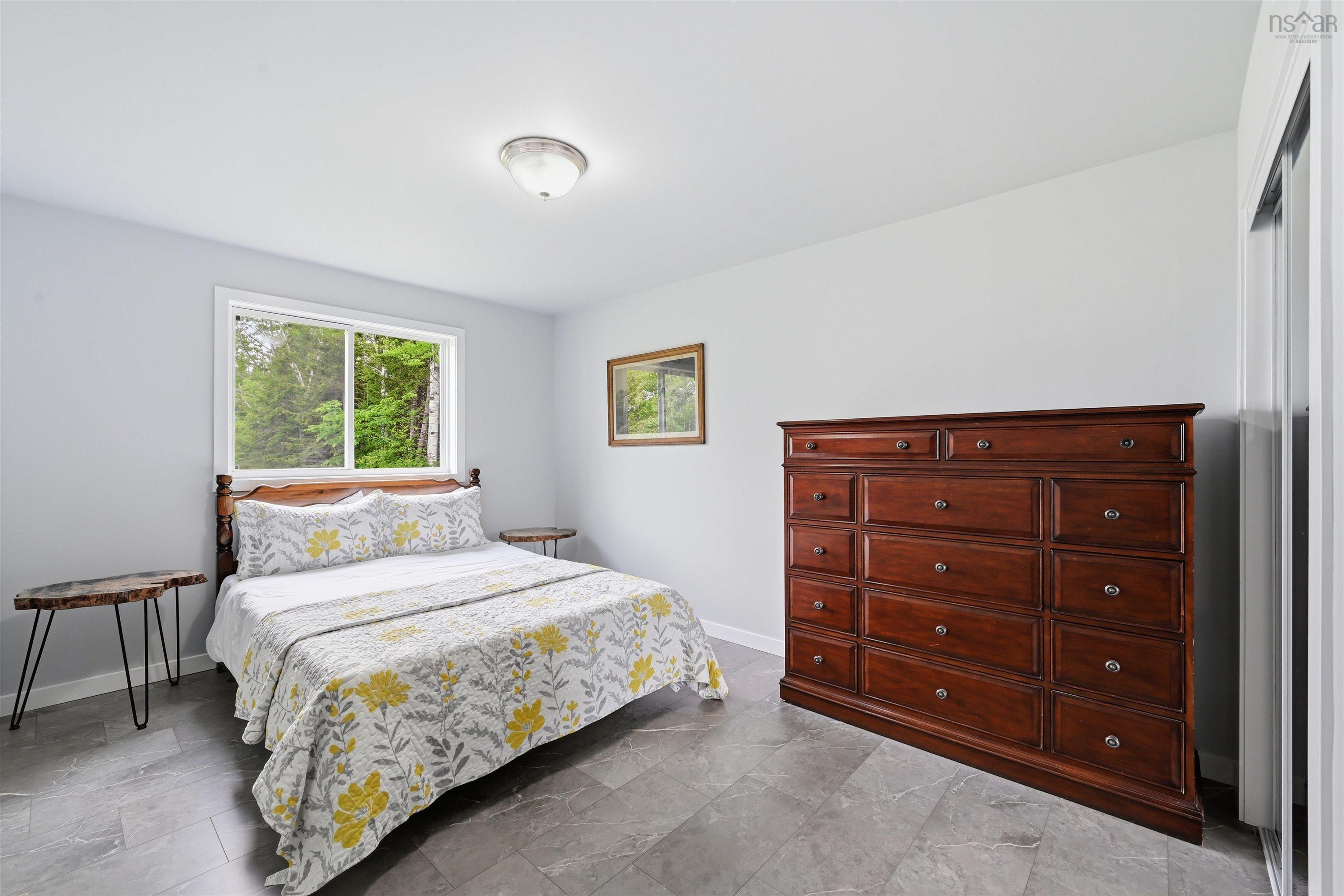 $3,699,000.00: 320 Cove Road, Economy