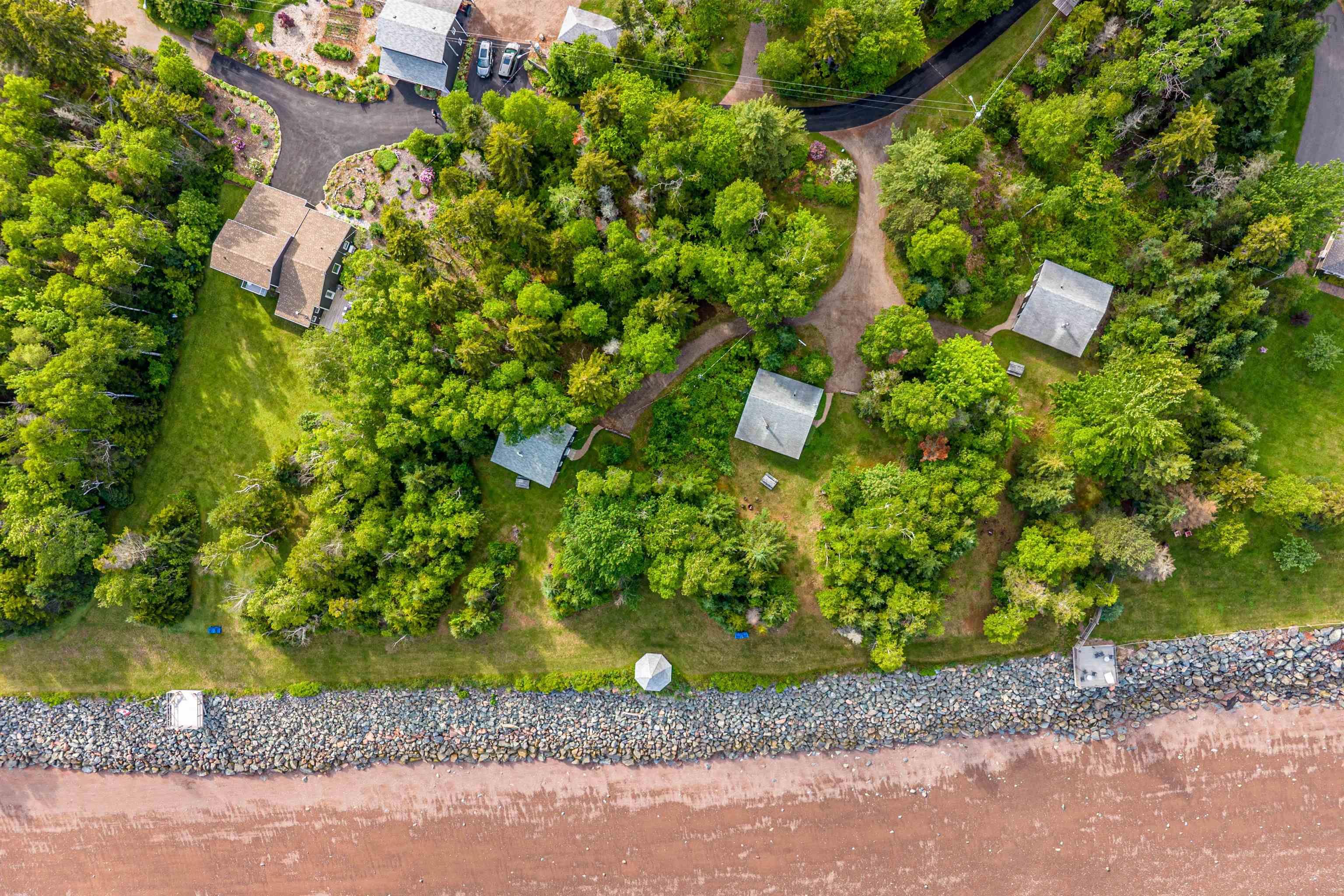 $3,699,000.00: 320 Cove Road, Economy