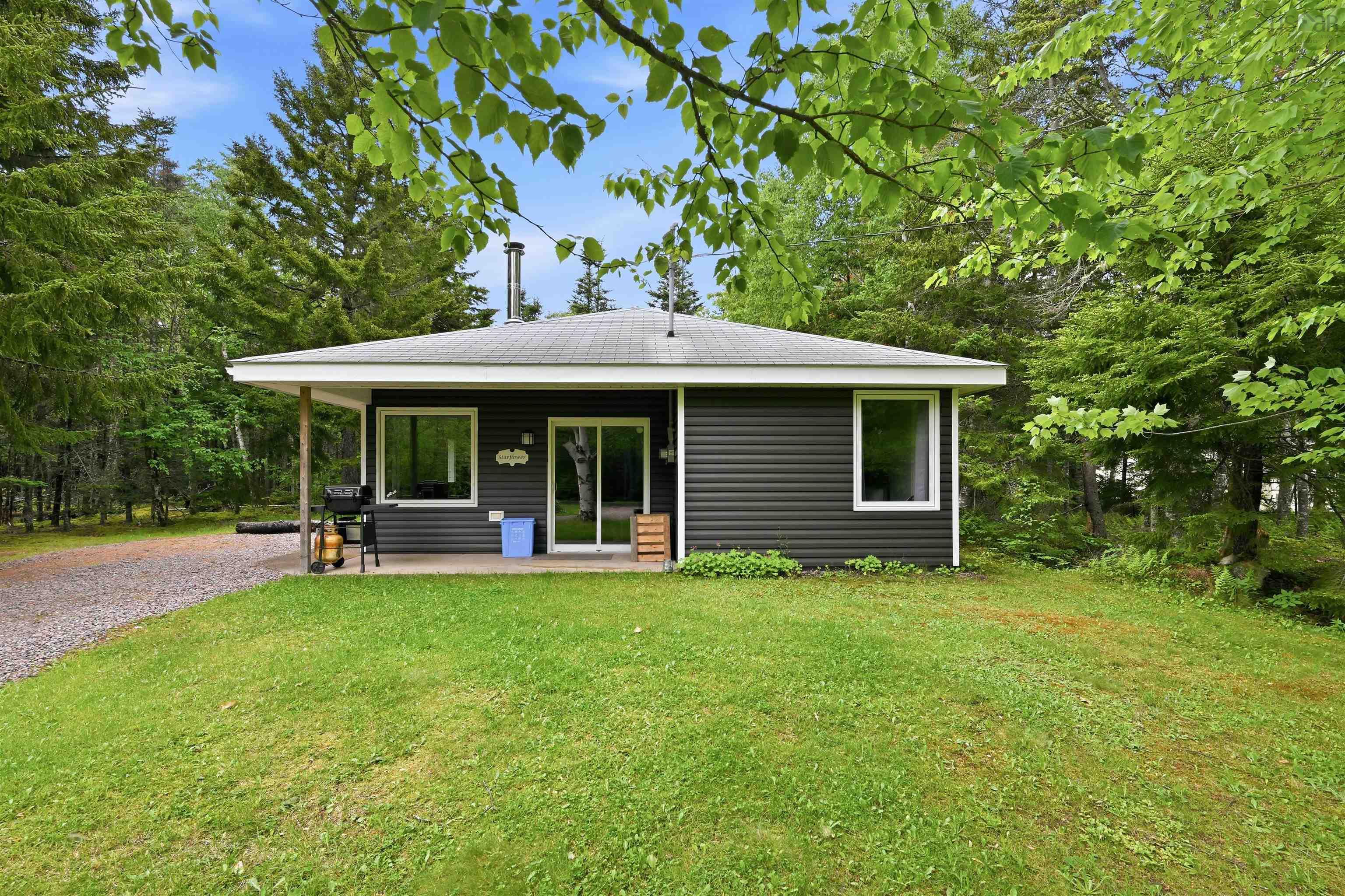$3,699,000.00: 320 Cove Road, Economy