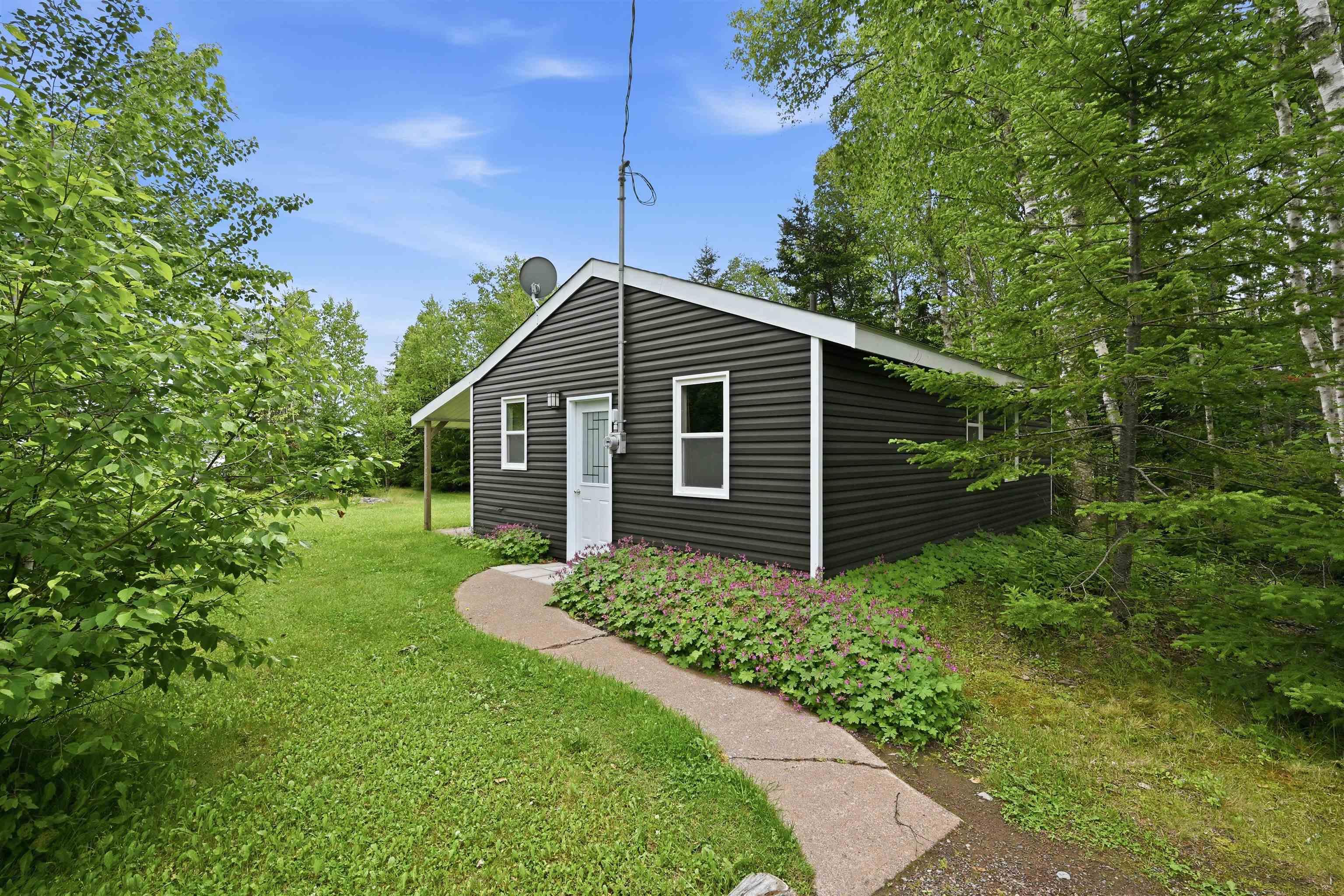 $3,699,000.00: 320 Cove Road, Economy