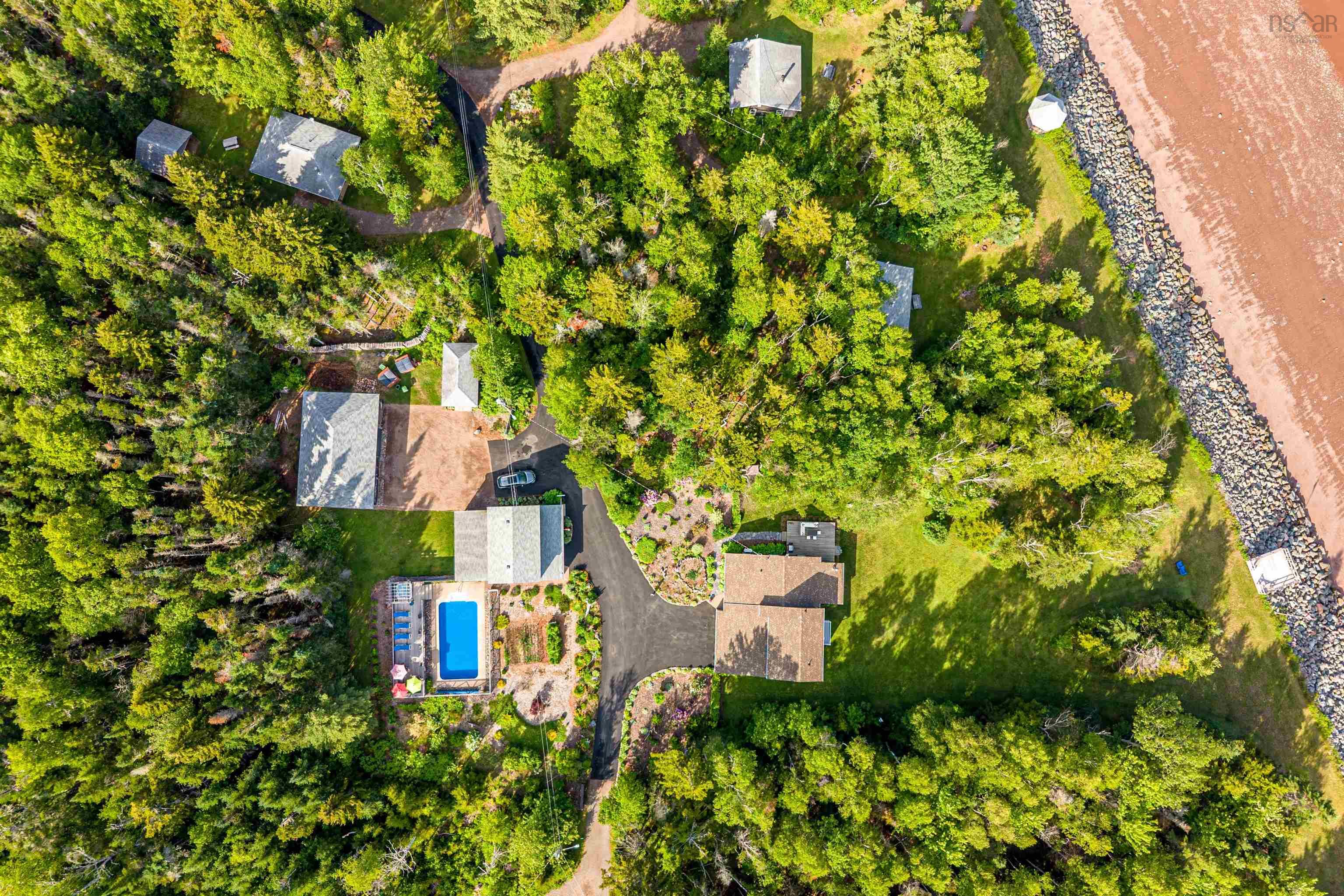 $3,699,000.00: 320 Cove Road, Economy