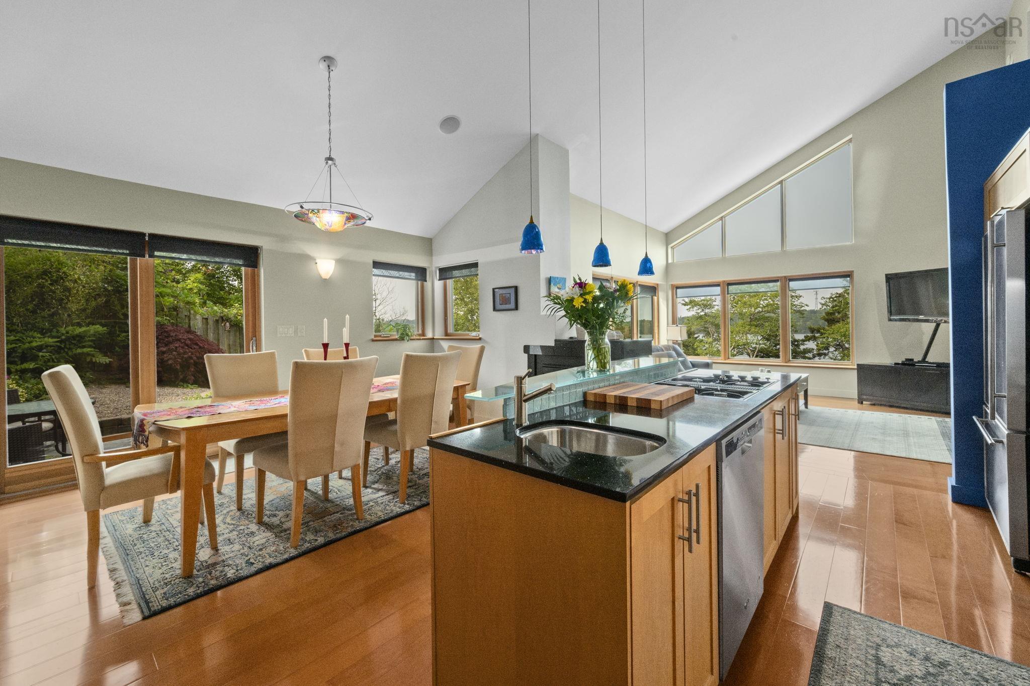 $1,250,000.00: 49 Fairway Grove, Dartmouth