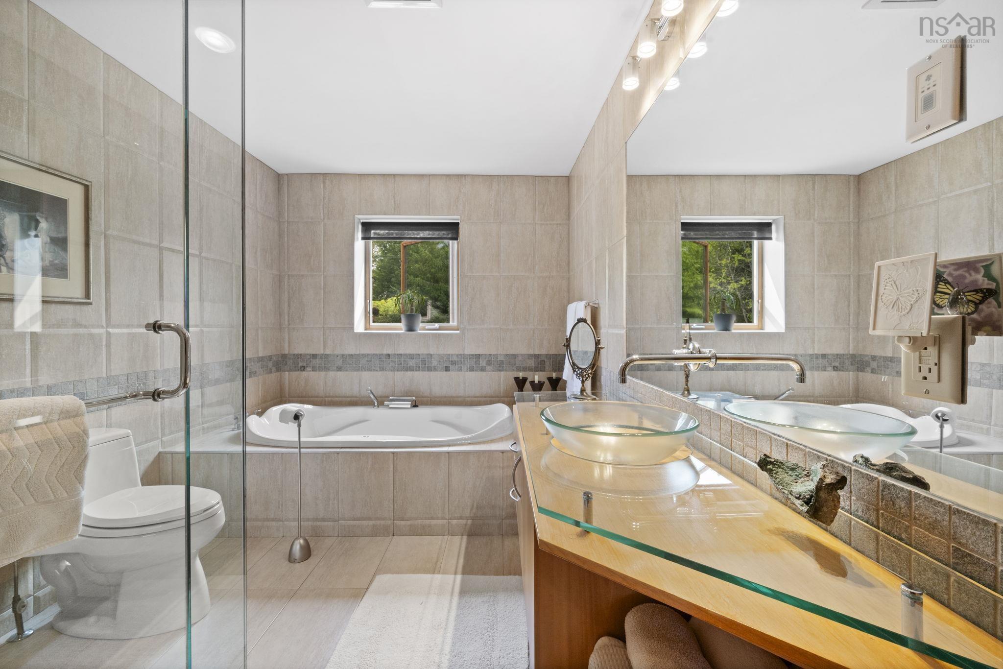 $1,250,000.00: 49 Fairway Grove, Dartmouth