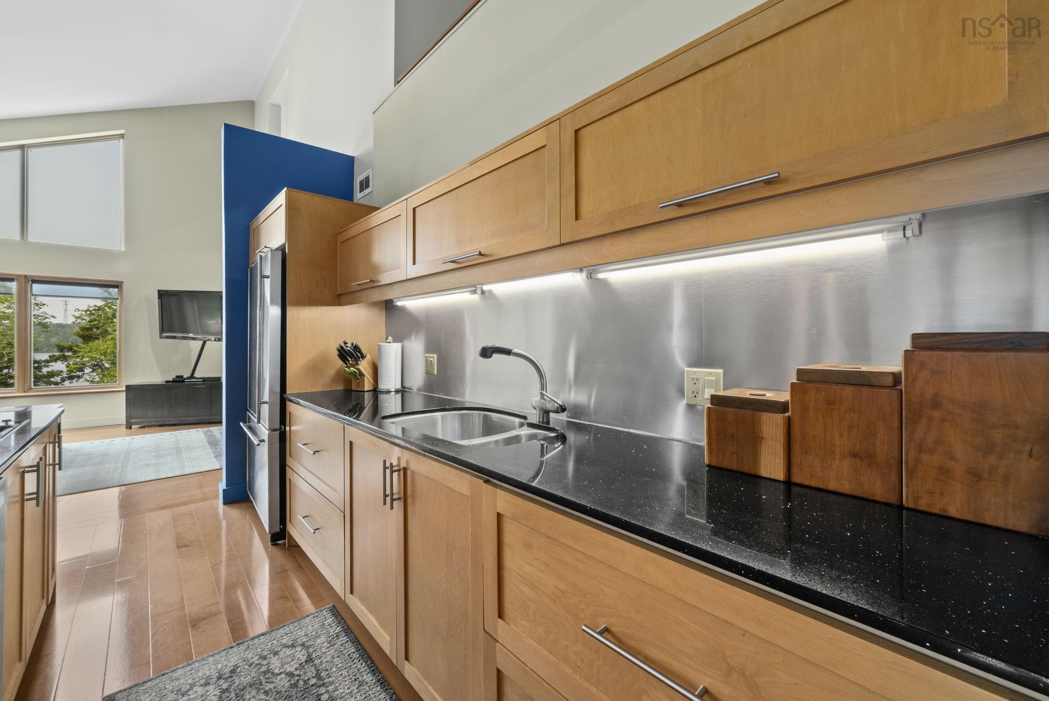 $1,250,000.00: 49 Fairway Grove, Dartmouth