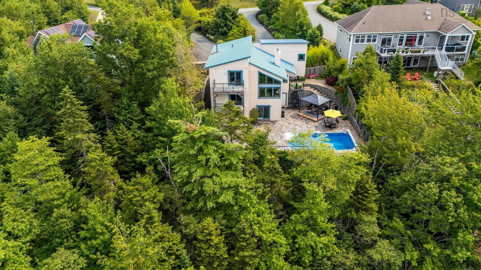 $1,250,000.00: 49 Fairway Grove, Dartmouth
