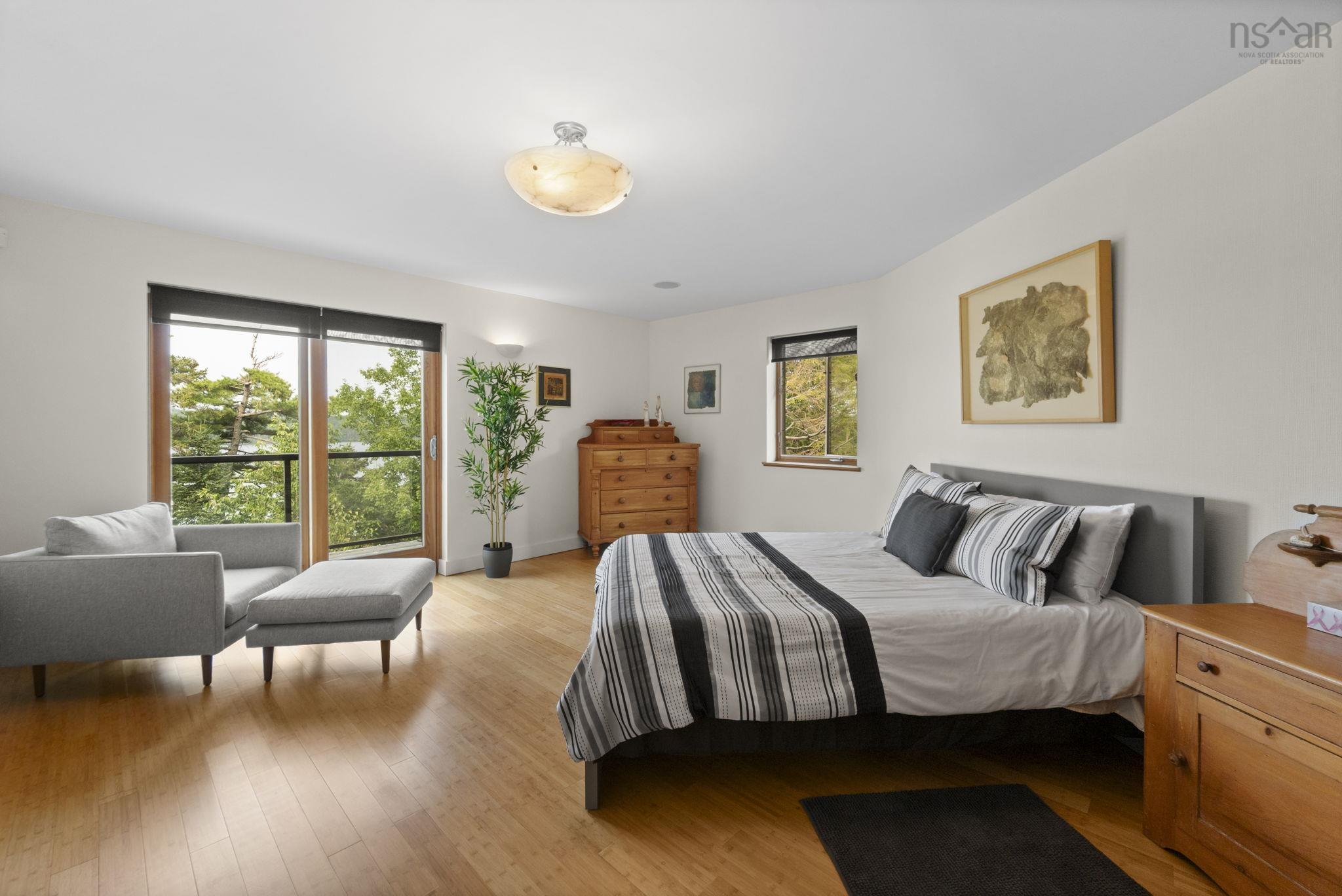 $1,250,000.00: 49 Fairway Grove, Dartmouth