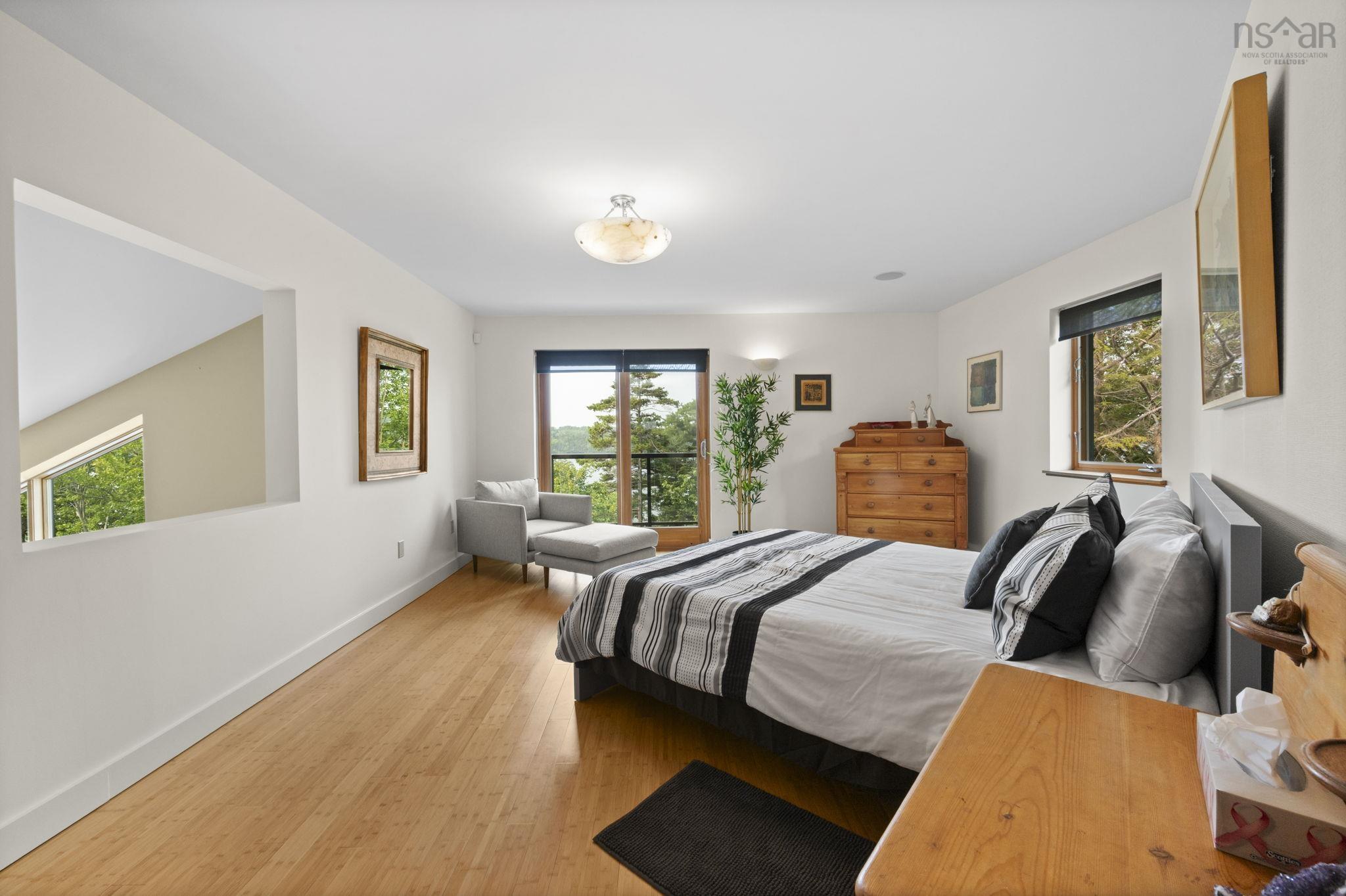 $1,250,000.00: 49 Fairway Grove, Dartmouth