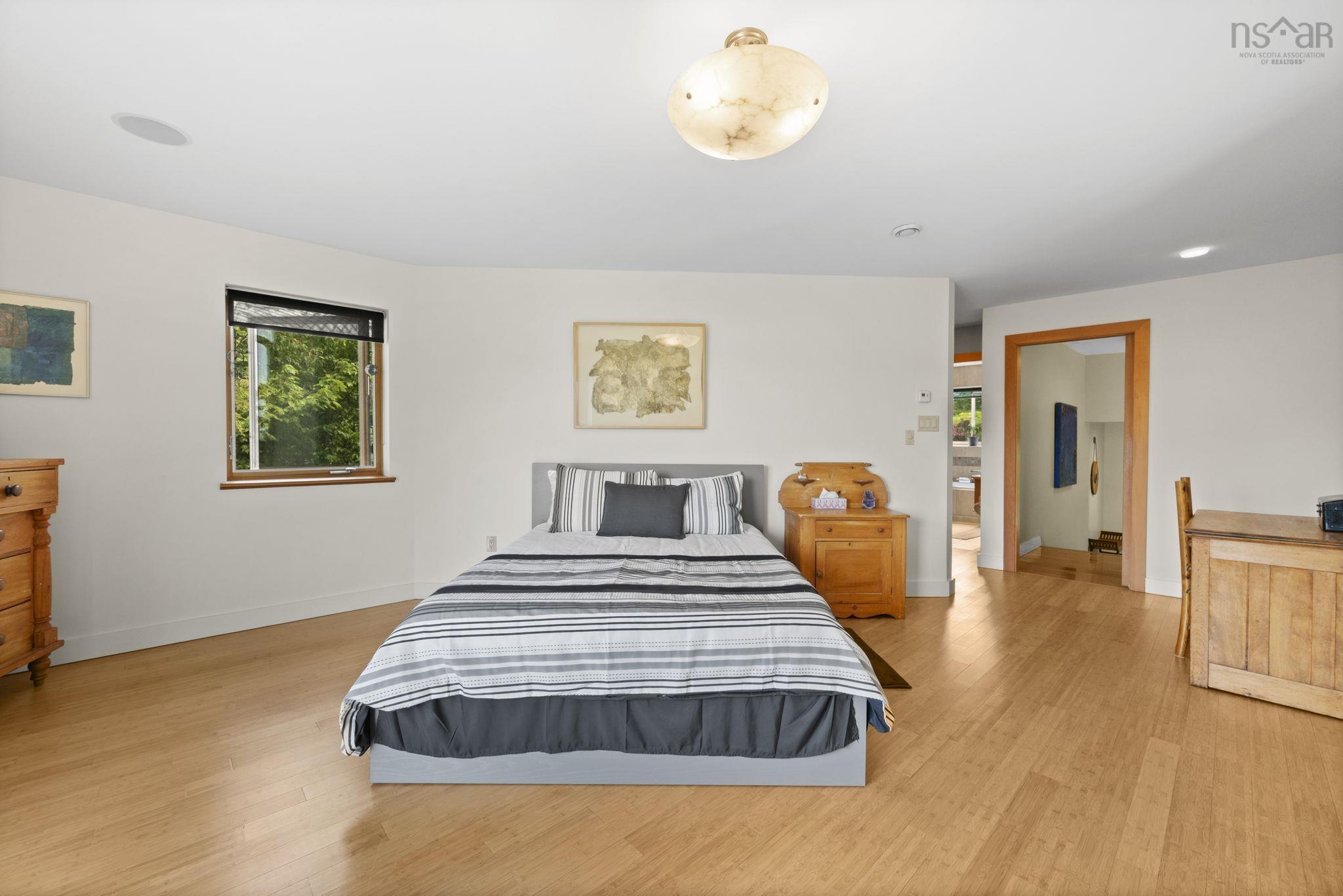 $1,250,000.00: 49 Fairway Grove, Dartmouth