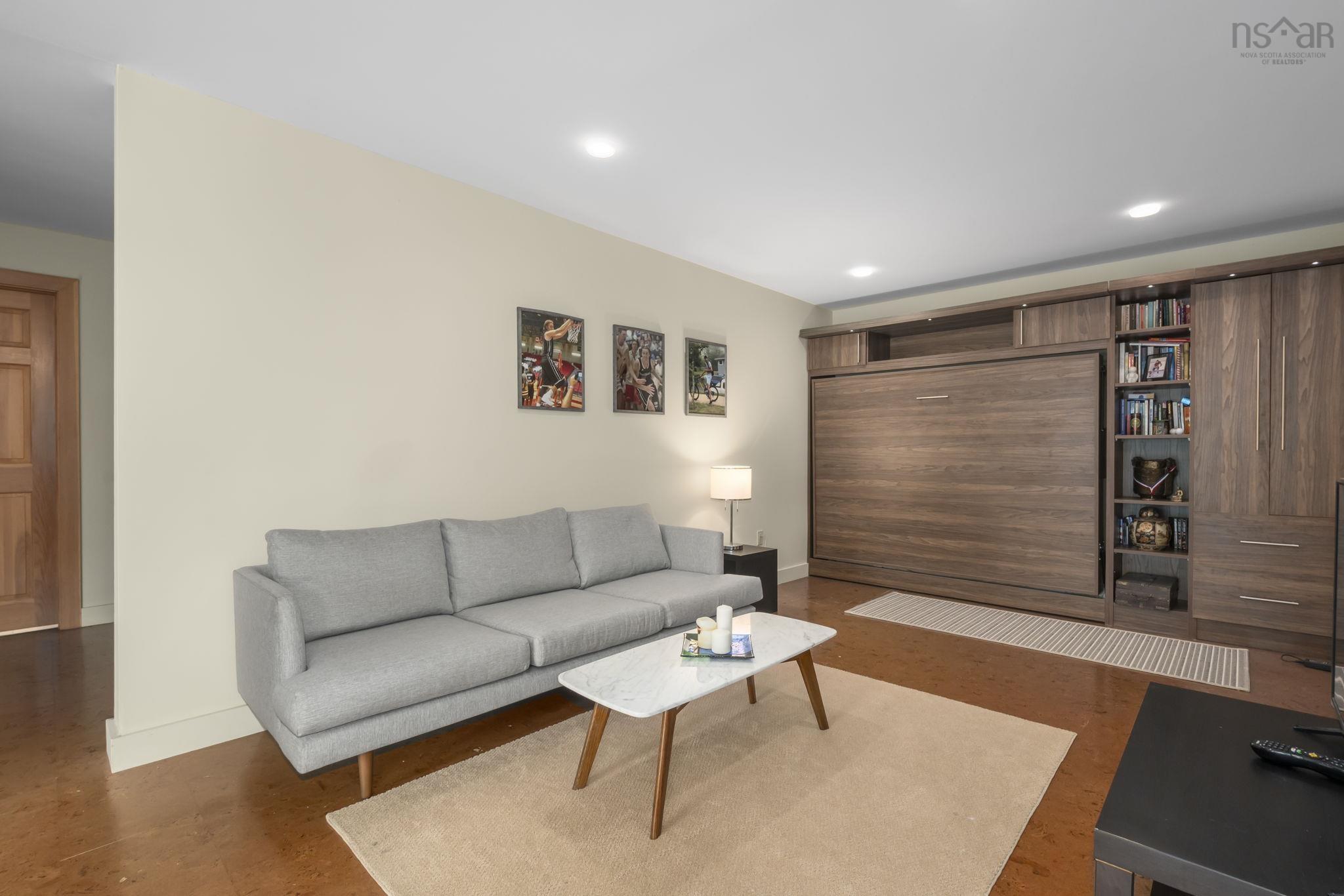$1,250,000.00: 49 Fairway Grove, Dartmouth