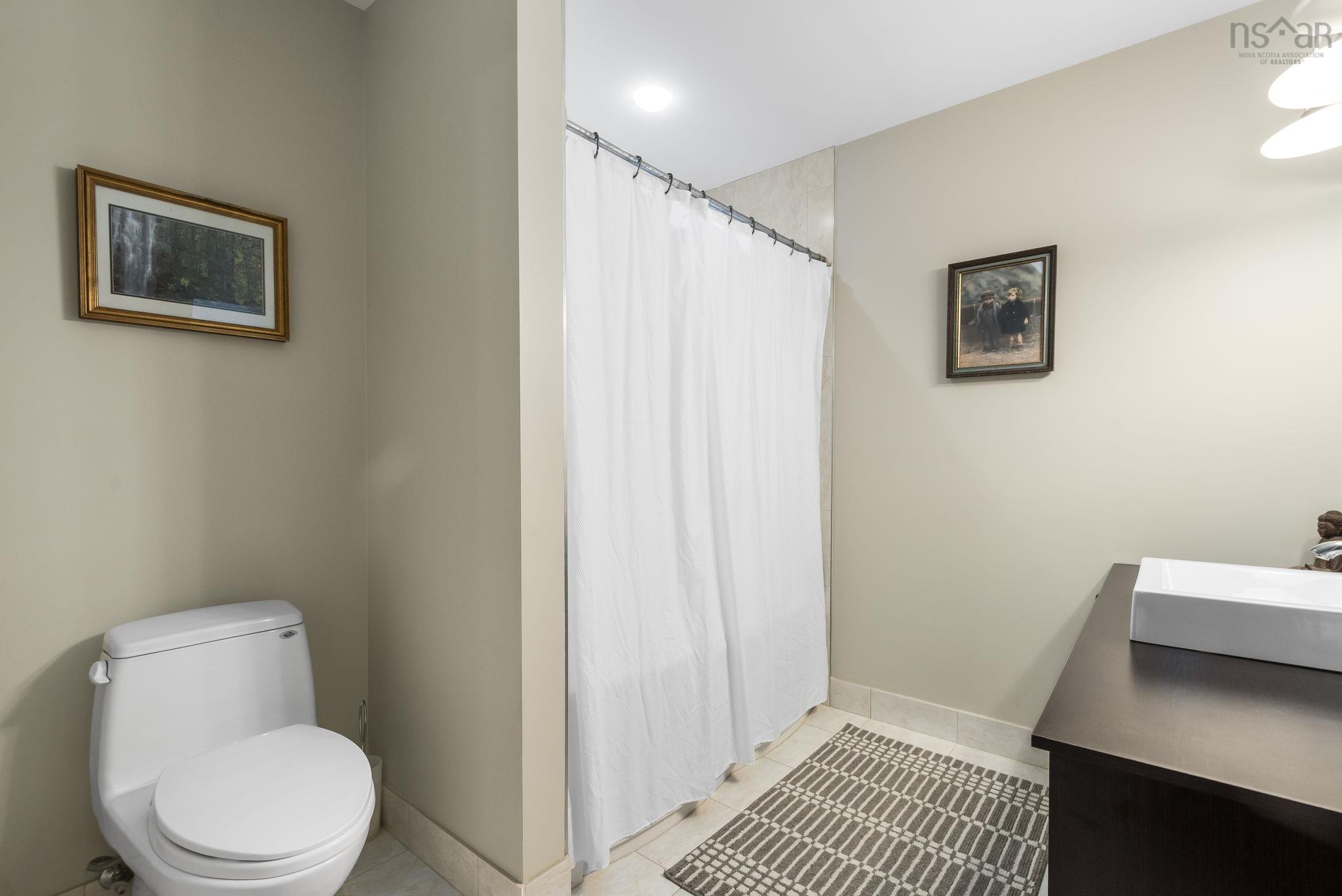 $1,250,000.00: 49 Fairway Grove, Dartmouth