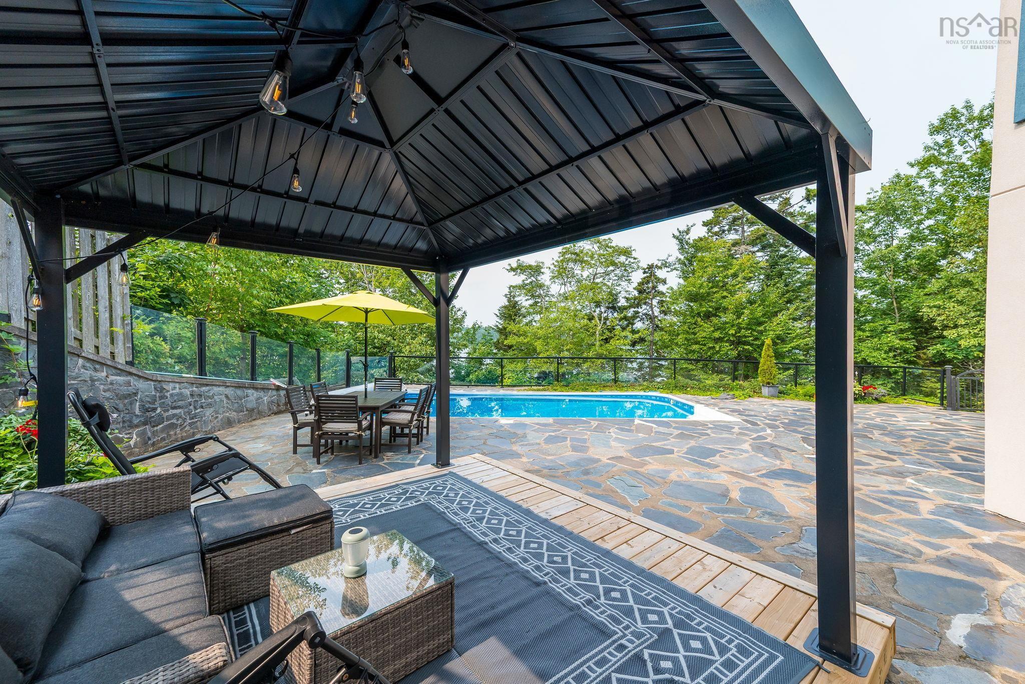 $1,250,000.00: 49 Fairway Grove, Dartmouth