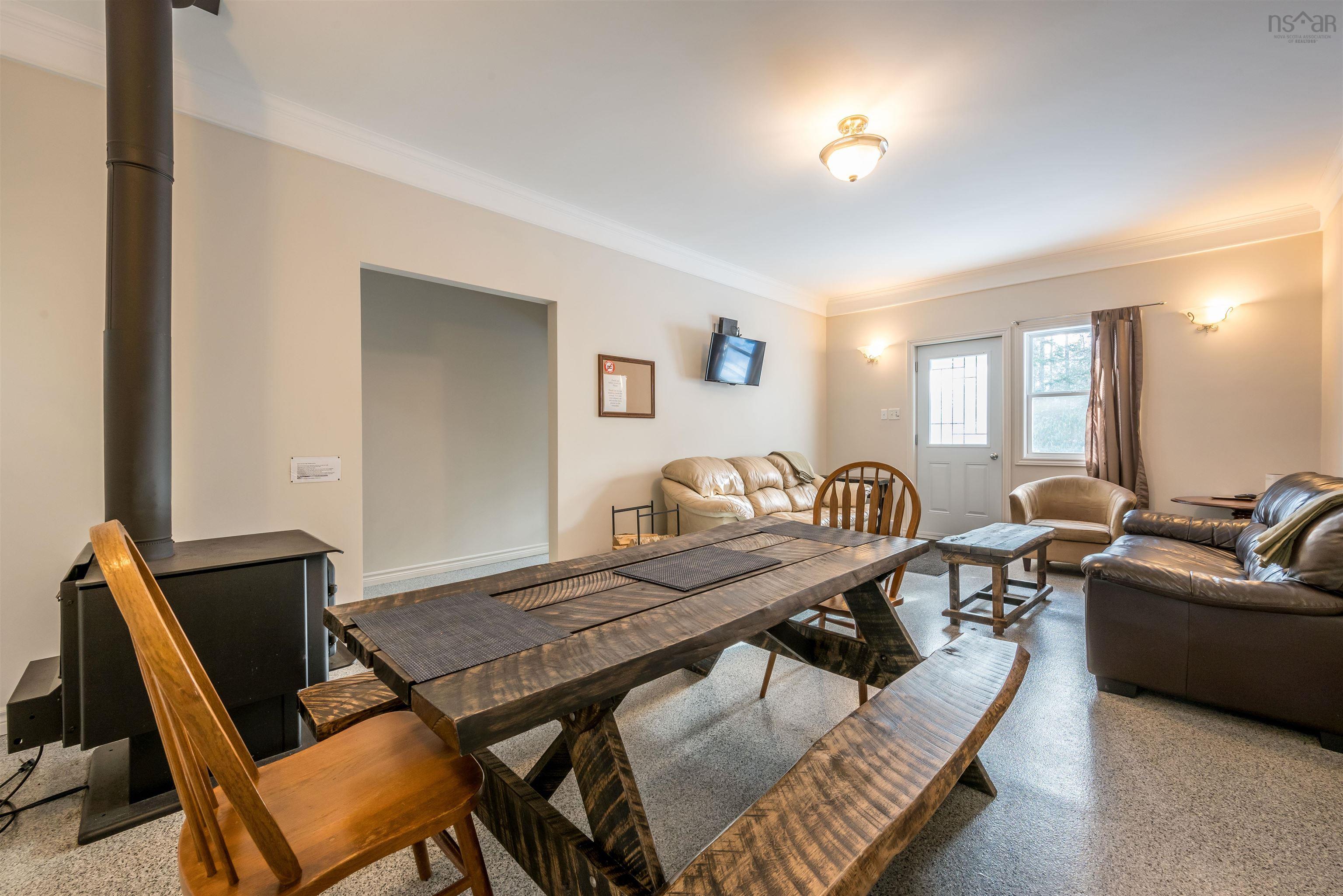 $3,699,000.00: 320 Cove Road, Economy