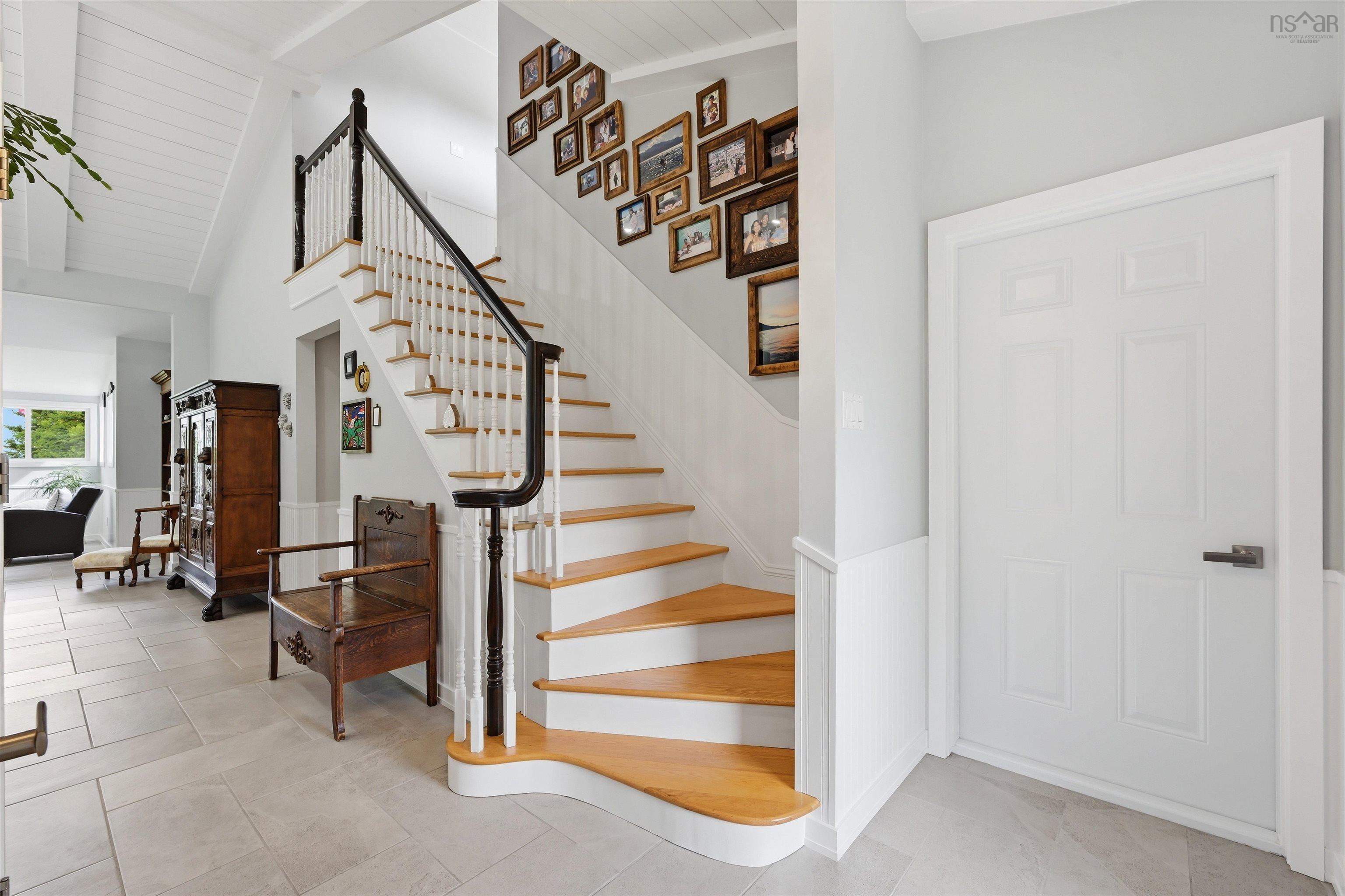 $3,699,000.00: 320 Cove Road, Economy