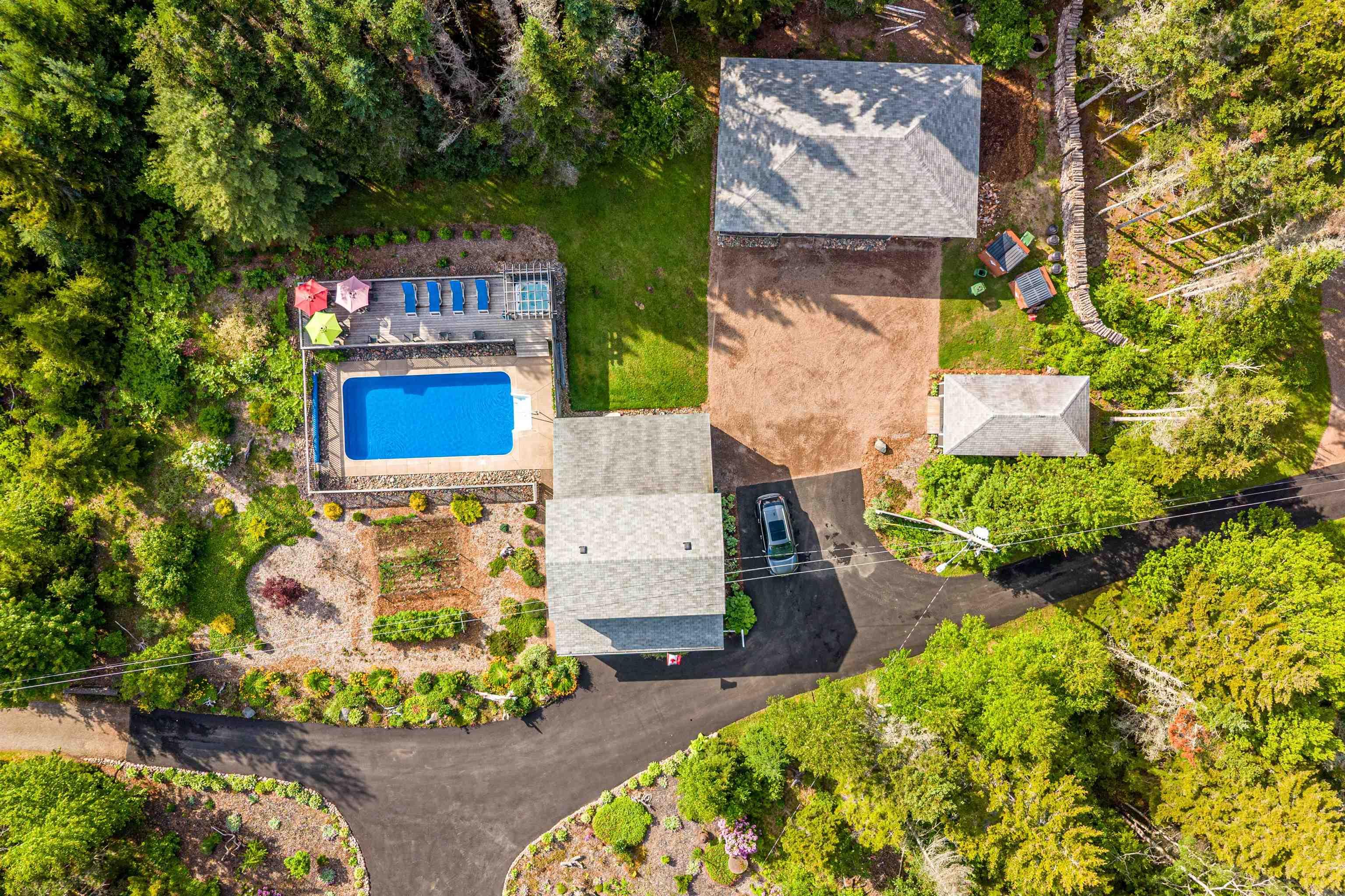 $3,699,000.00: 320 Cove Road, Economy