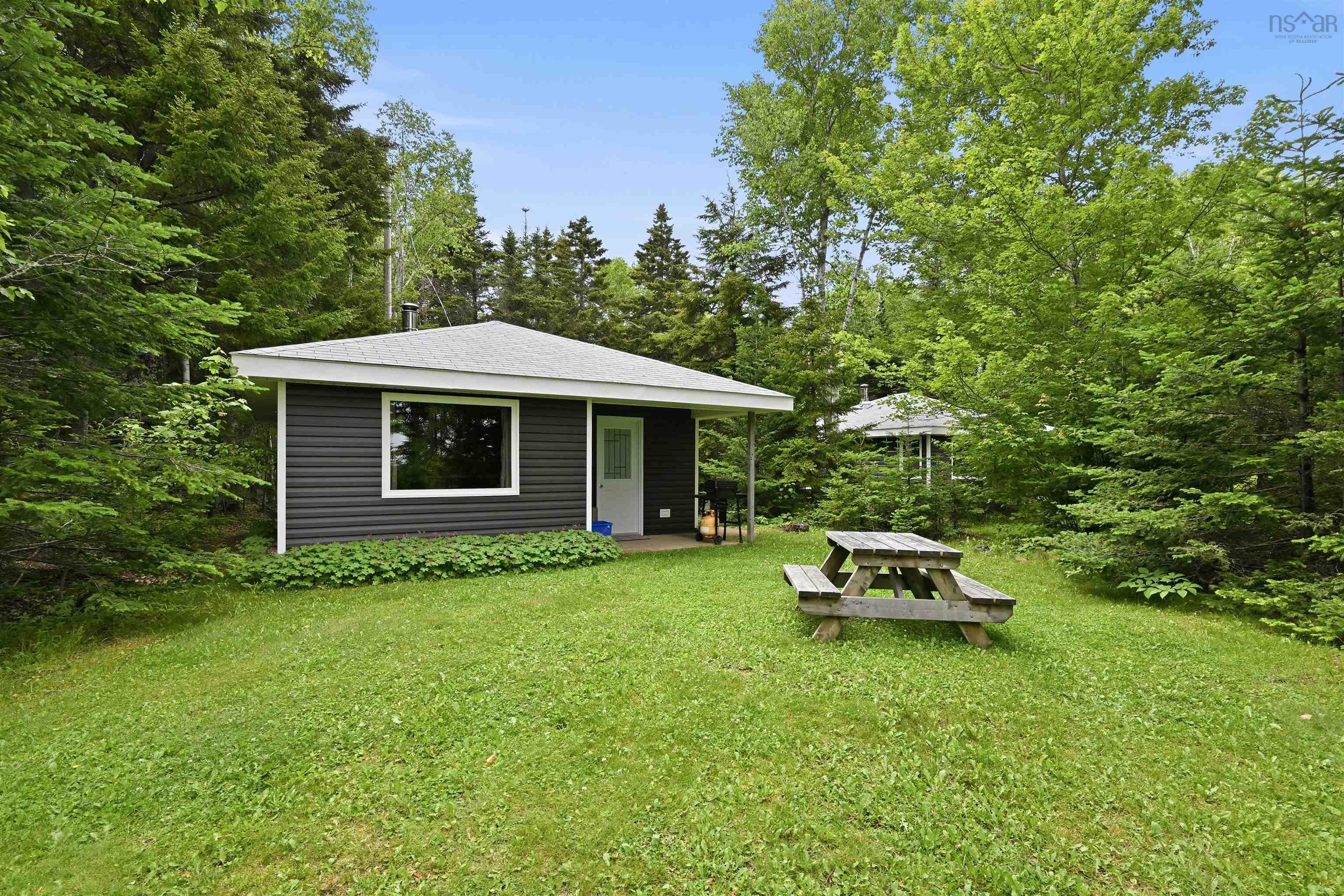 $3,699,000.00: 320 Cove Road, Economy