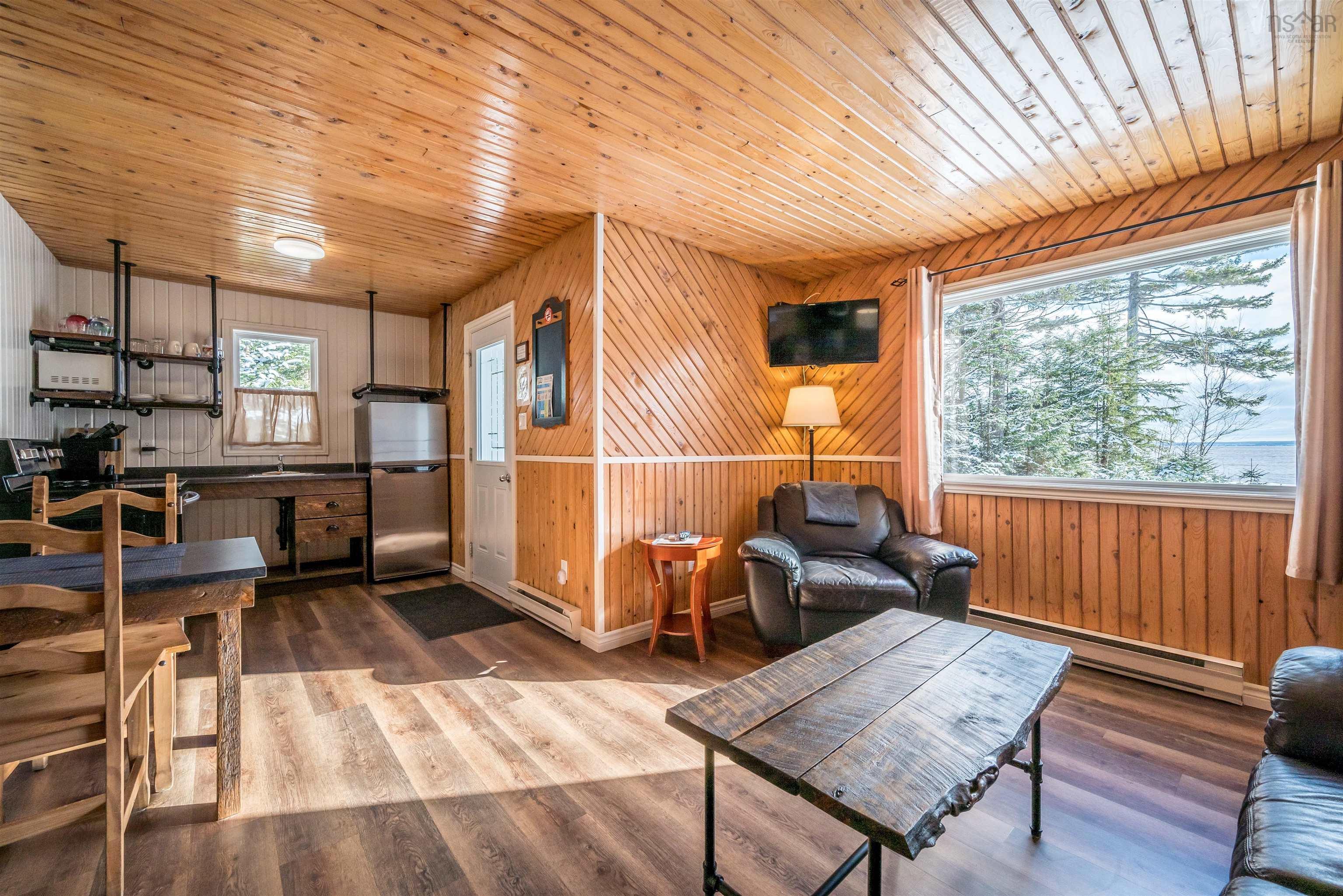 $3,699,000.00: 320 Cove Road, Economy