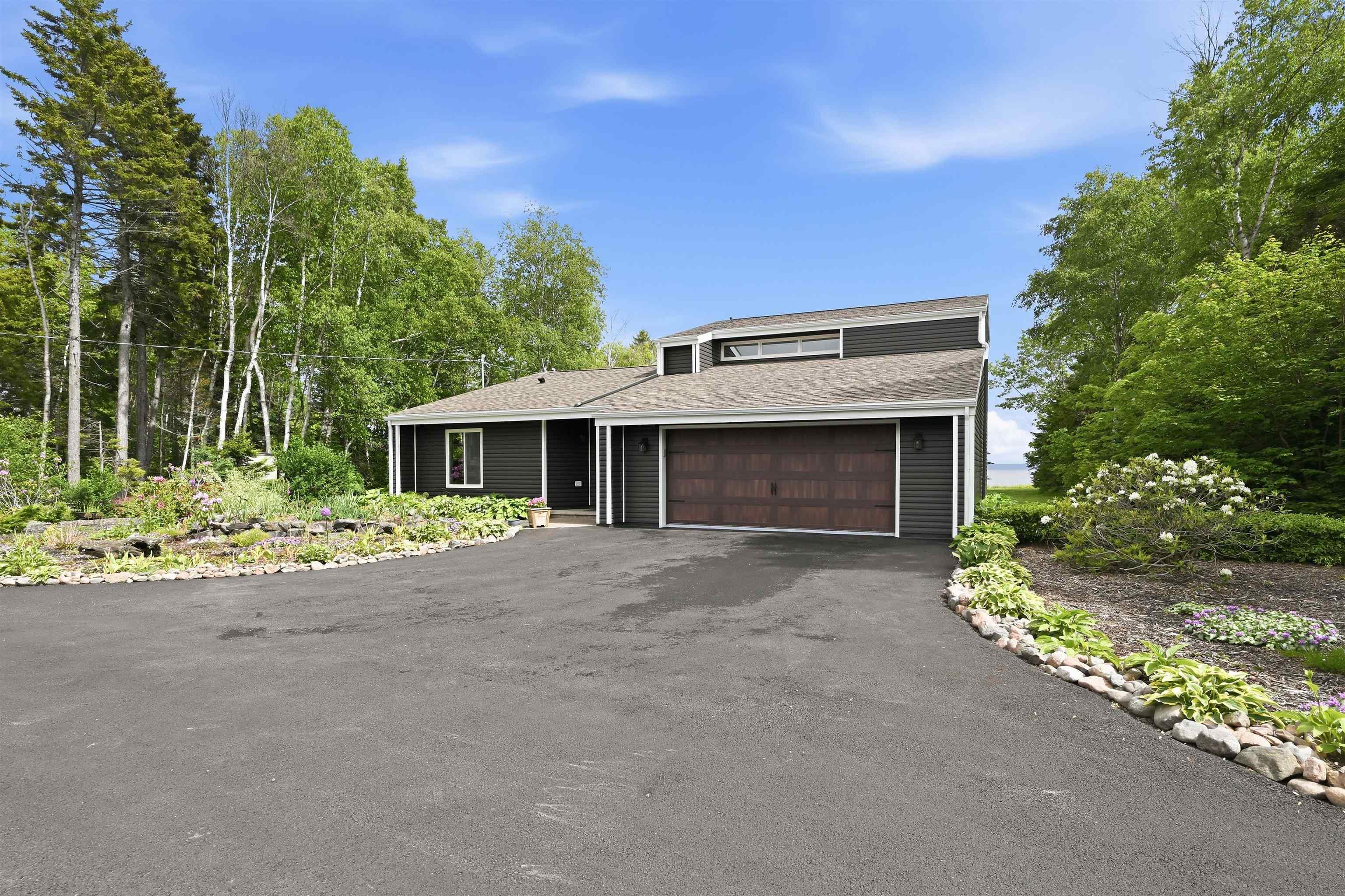$3,699,000.00: 320 Cove Road, Economy