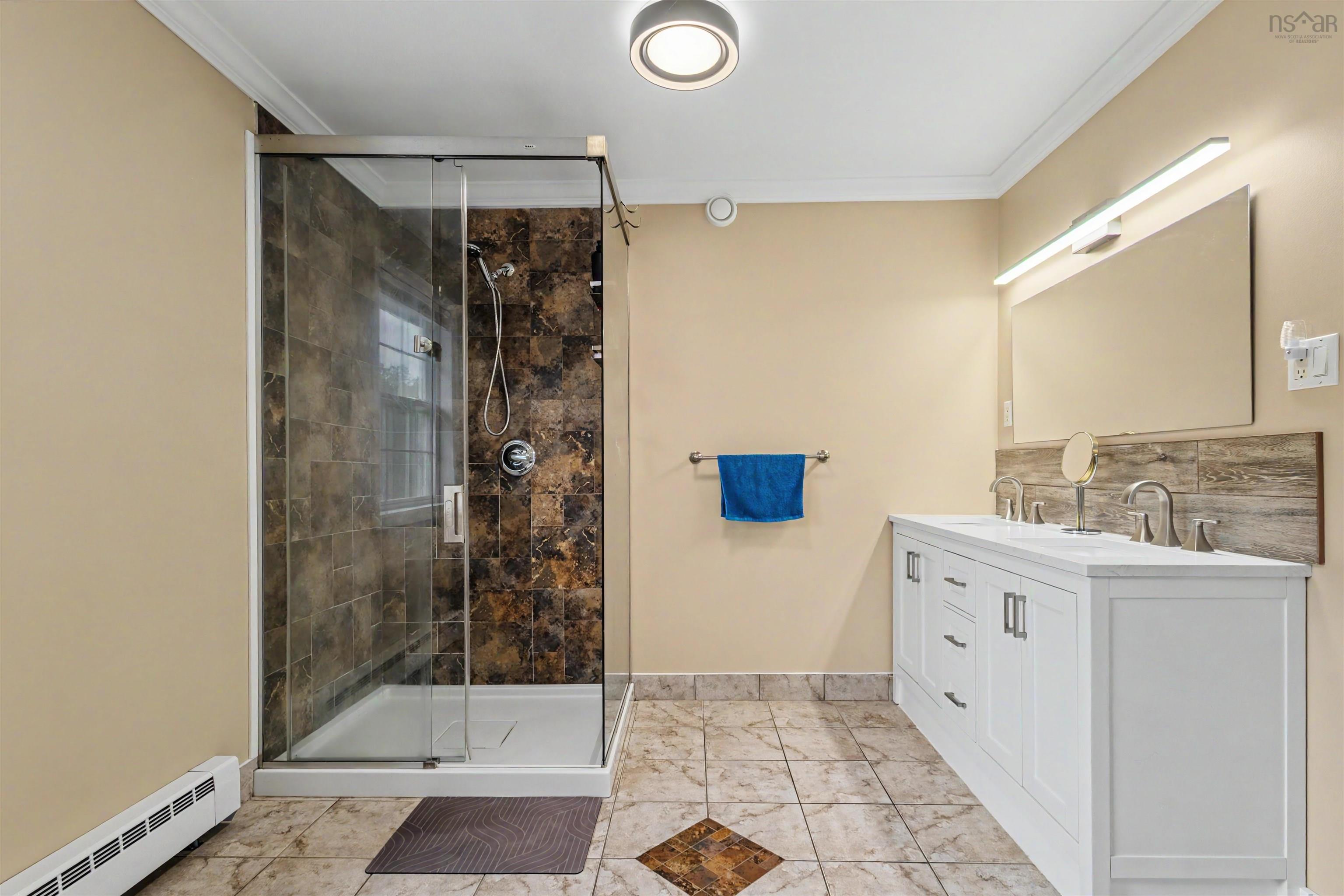$639,000.00: 42 MacRae Ave Avenue, Sydney River