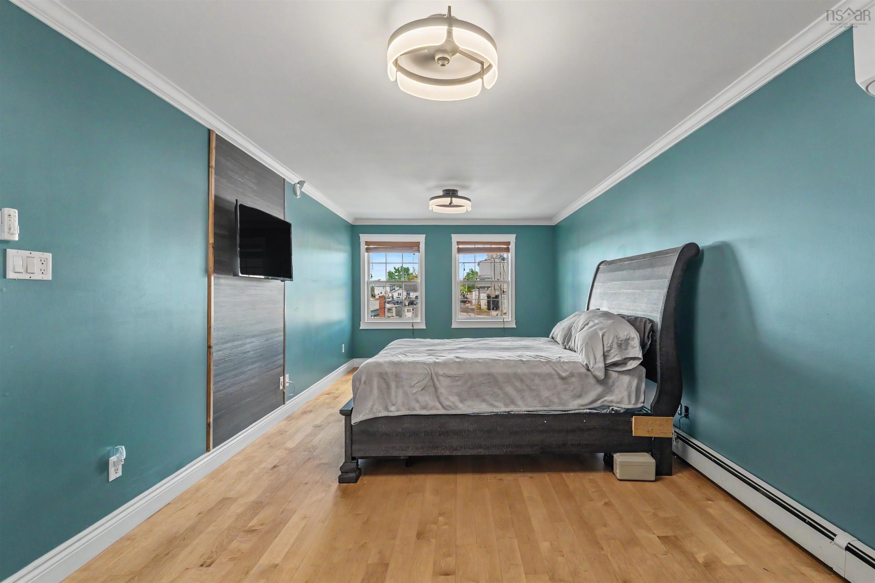 $639,000.00: 42 MacRae Ave Avenue, Sydney River
