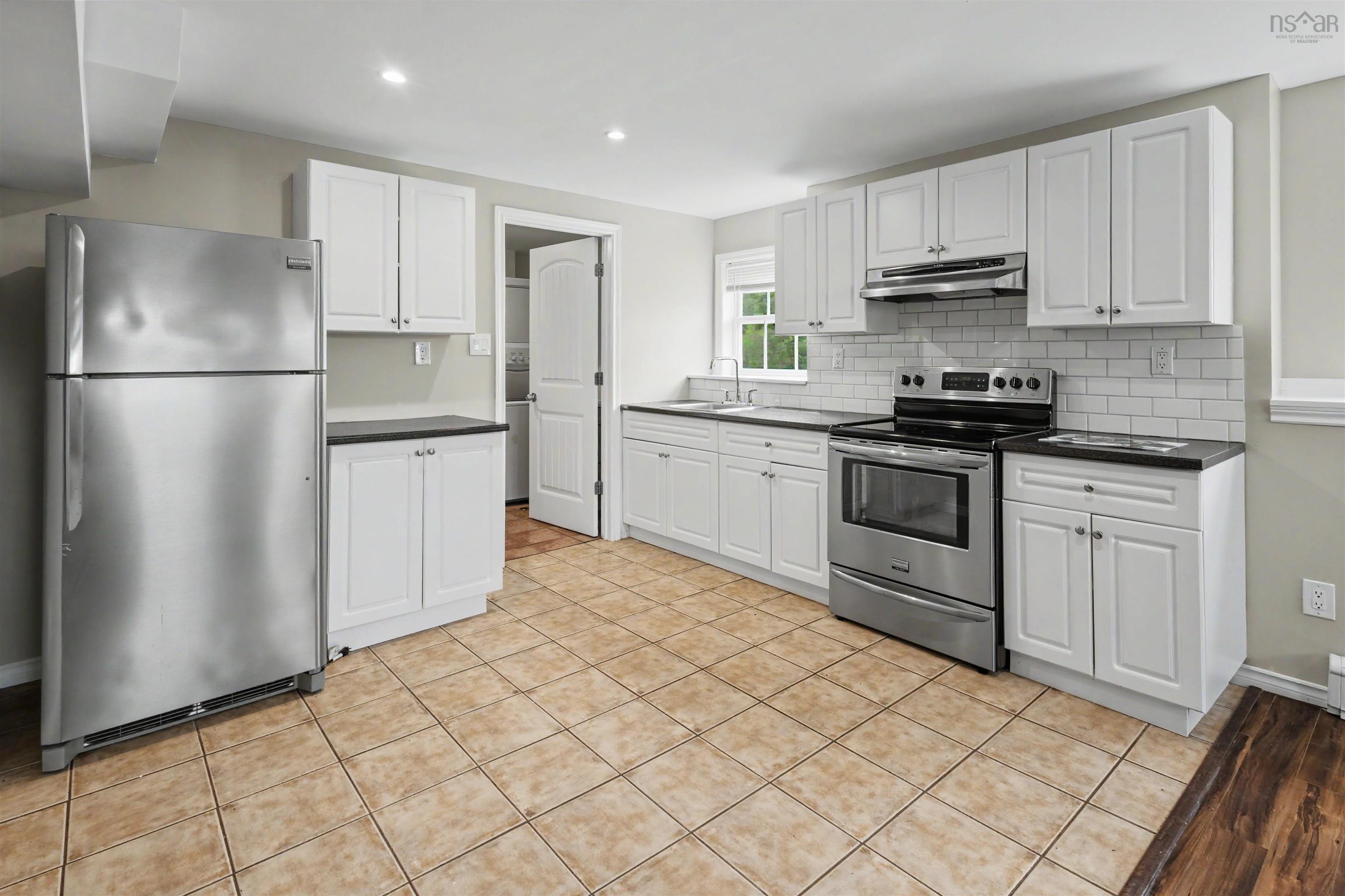 $639,000.00: 42 MacRae Ave Avenue, Sydney River