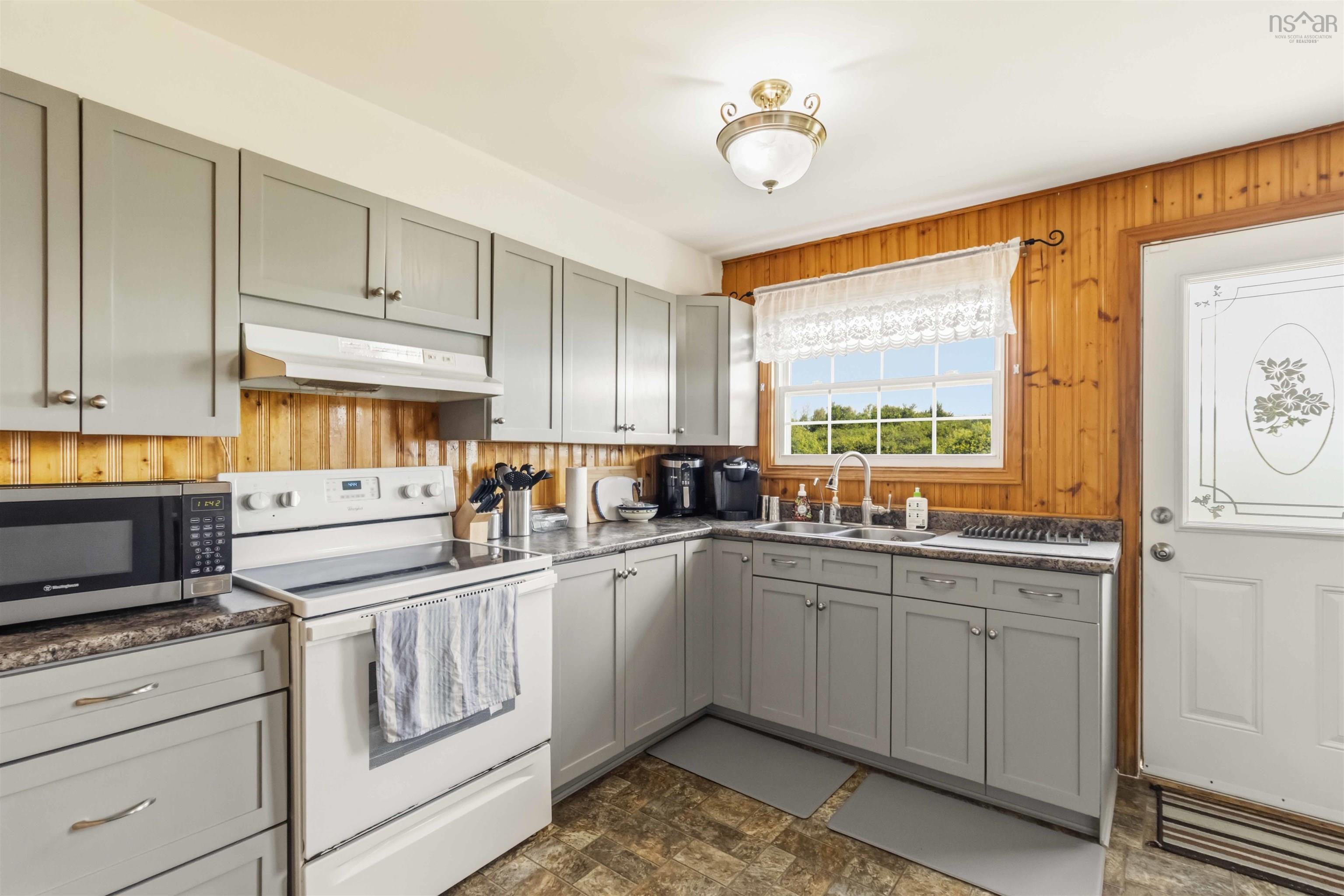 $349,900.00: 1100 Highway 277, Dutch Settlement