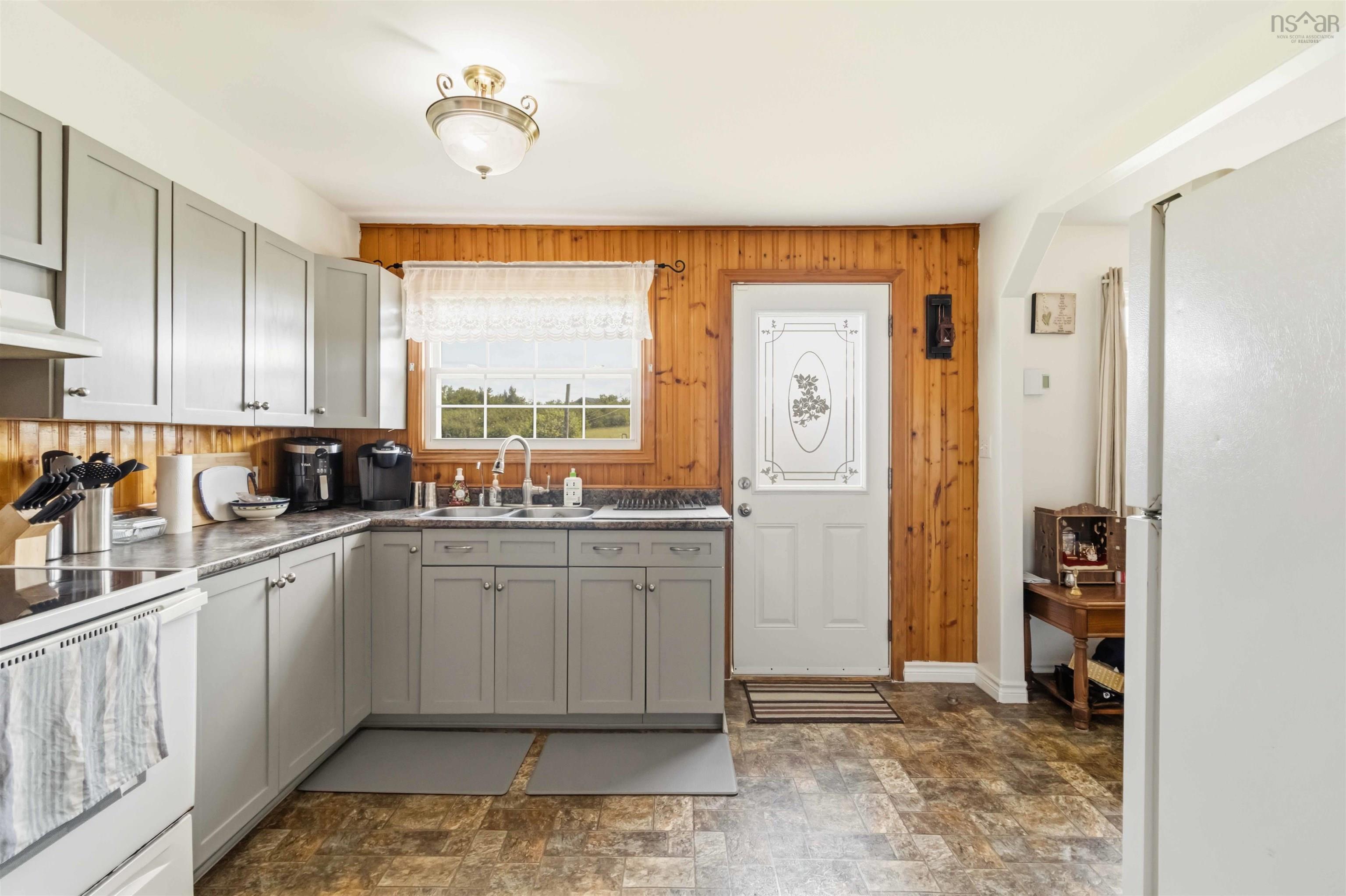 $349,900.00: 1100 Highway 277, Dutch Settlement