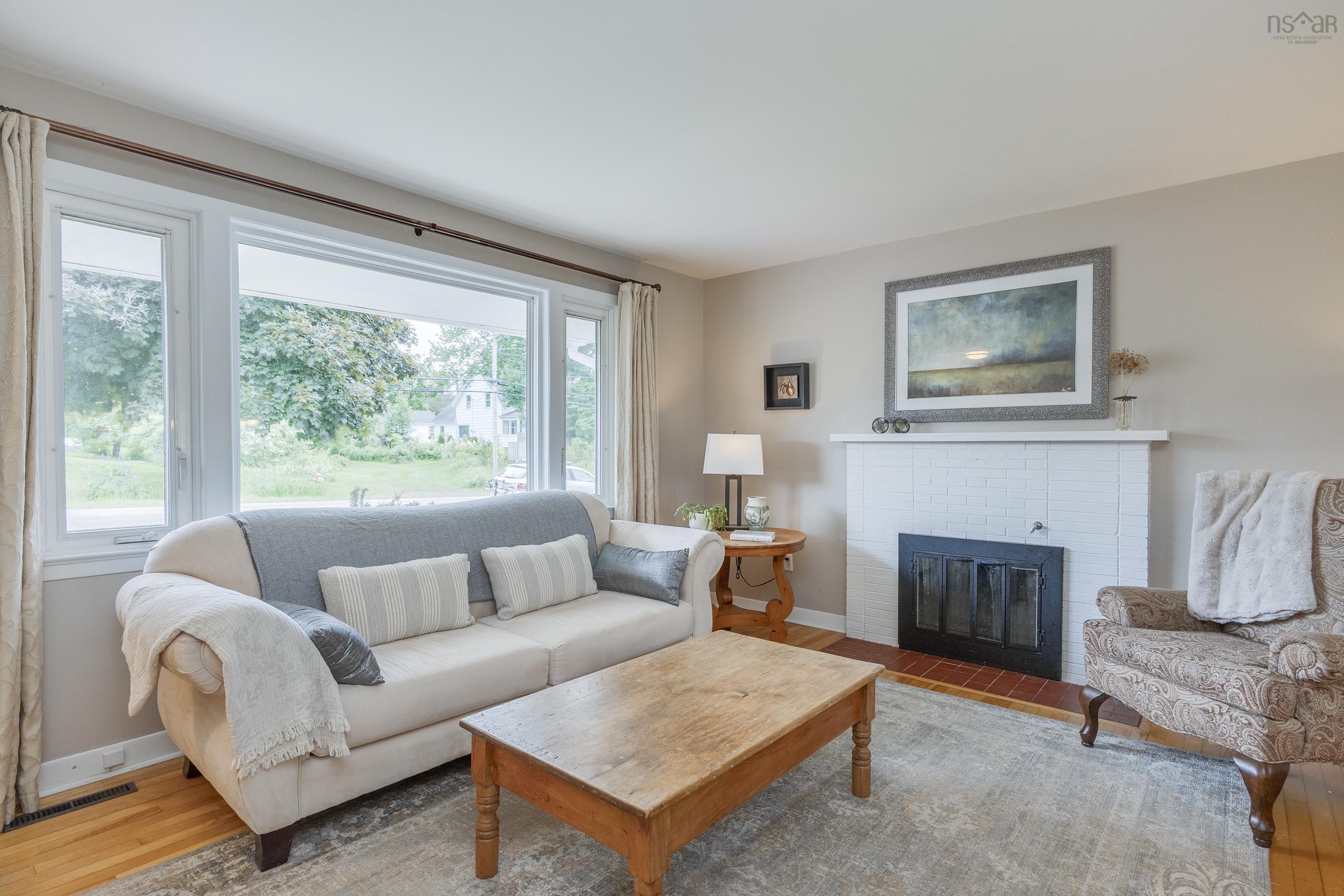 $495,000.00: 2261 North Avenue, Canning